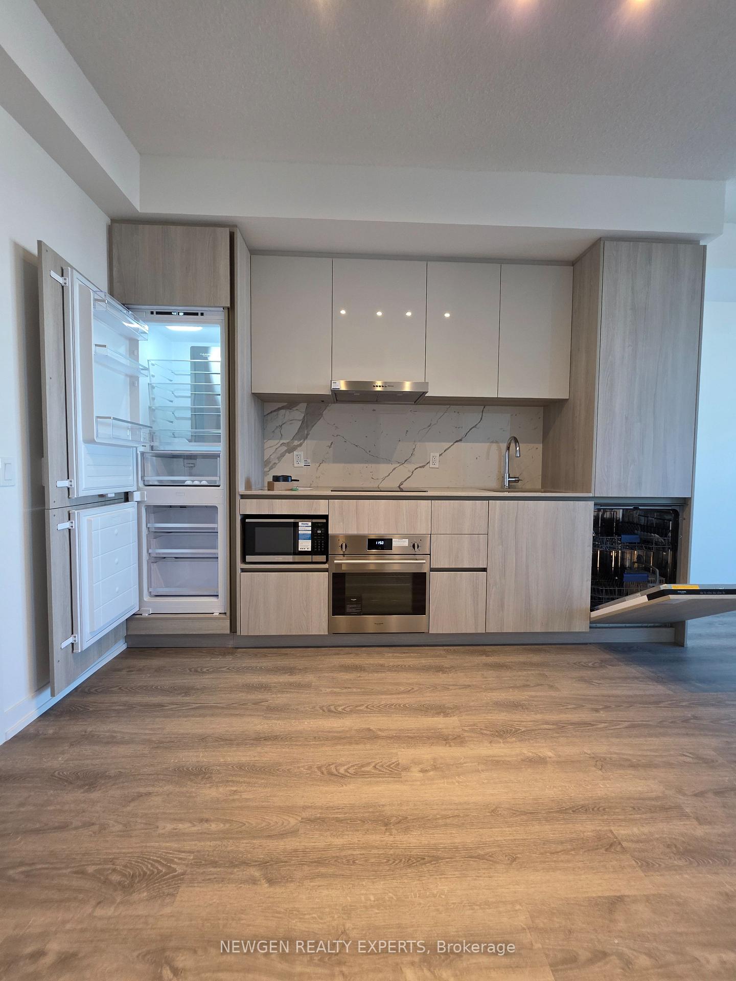 Photo 20 of Unit 1805, 8 Interchange Way, Vaughan, Vaughan Corporate Centre — HOMEH