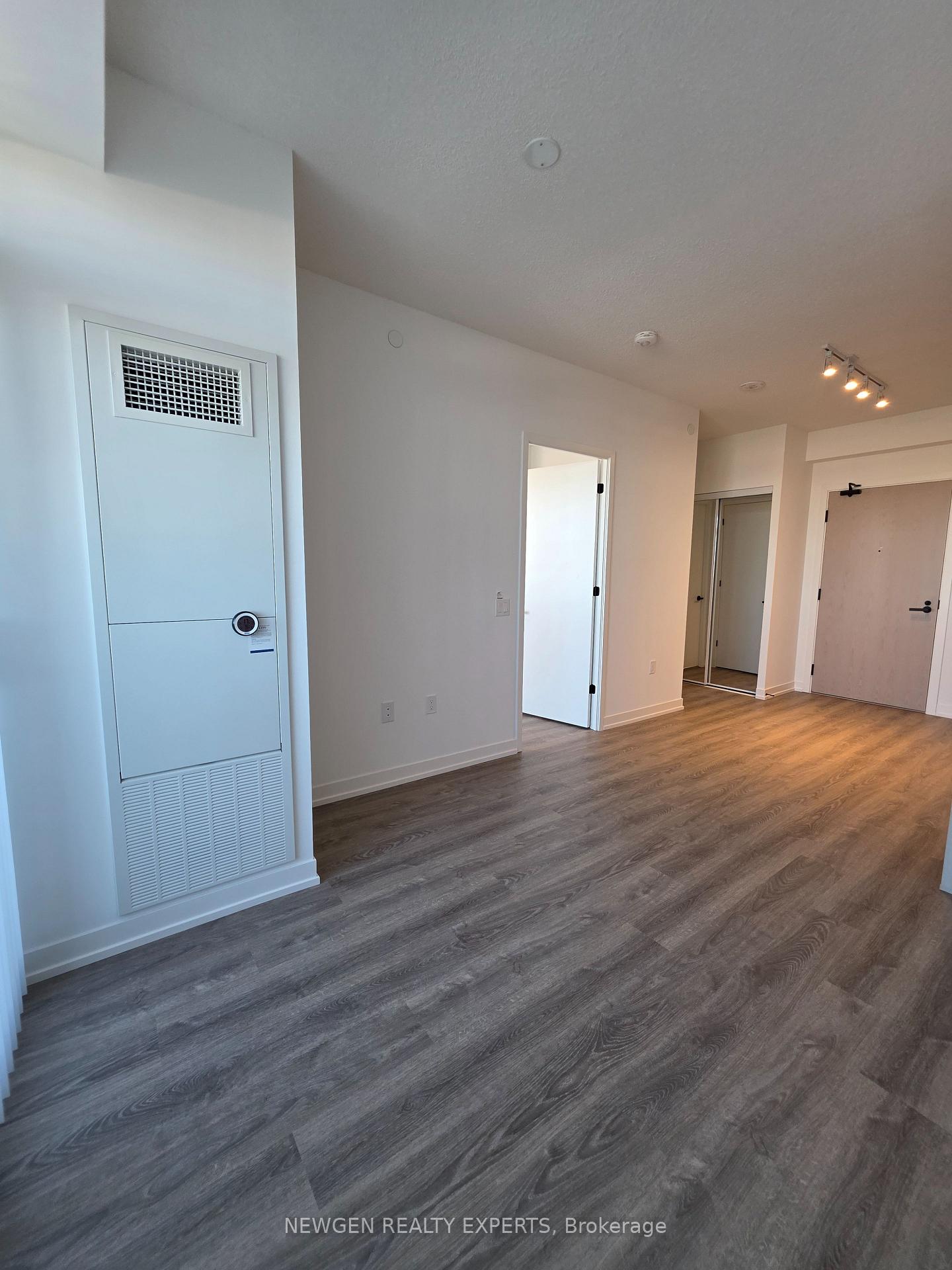 Photo 22 of Unit 1805, 8 Interchange Way, Vaughan, Vaughan Corporate Centre — HOMEH