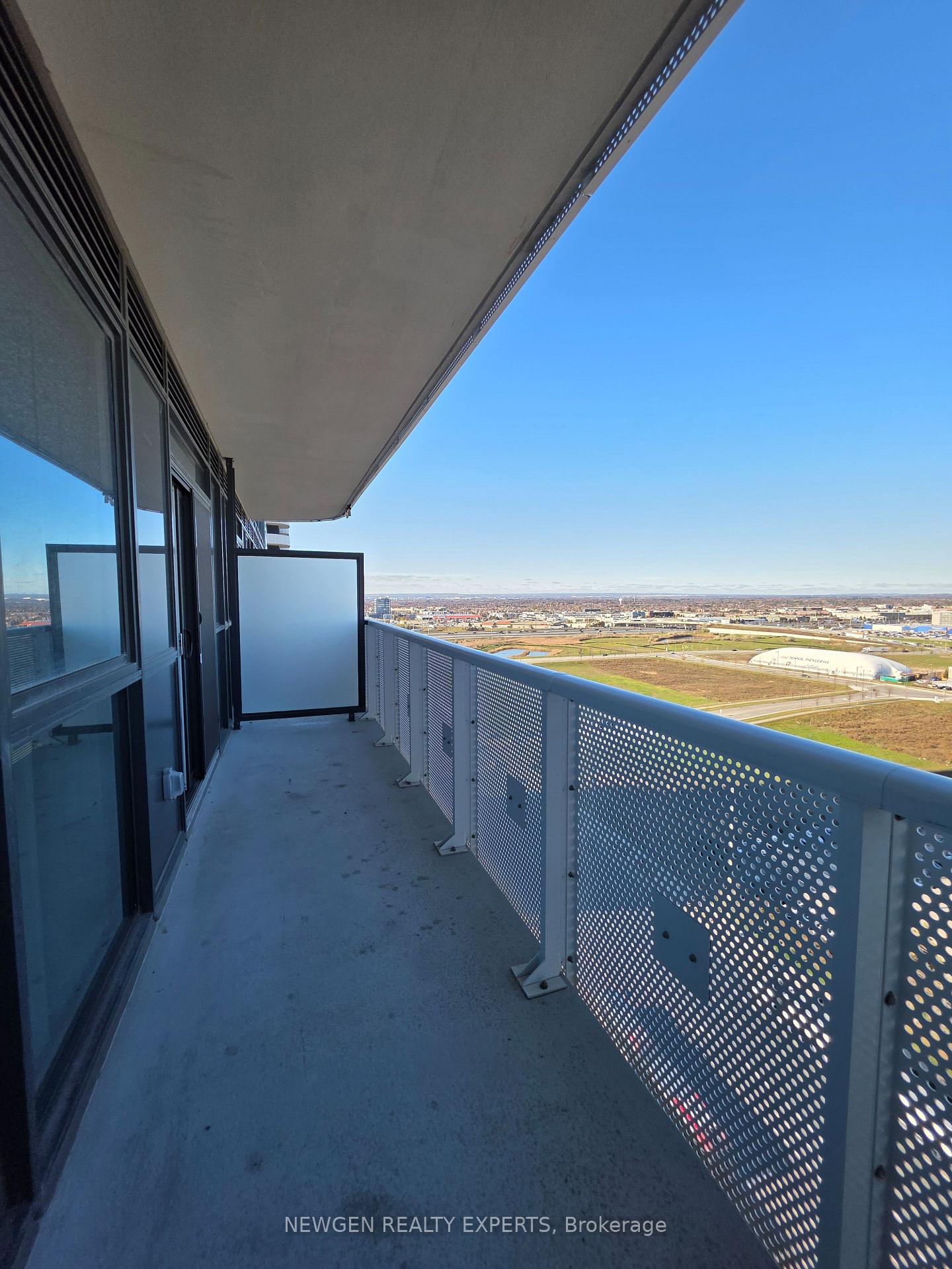 Photo 12 of Unit 1805, 8 Interchange Way, Vaughan, Vaughan Corporate Centre — HOMEH