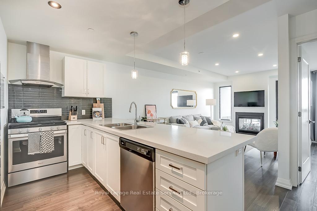 Photo 8 of Unit 603, 181 James Street N, Hamilton, Strathcona — HOMEH