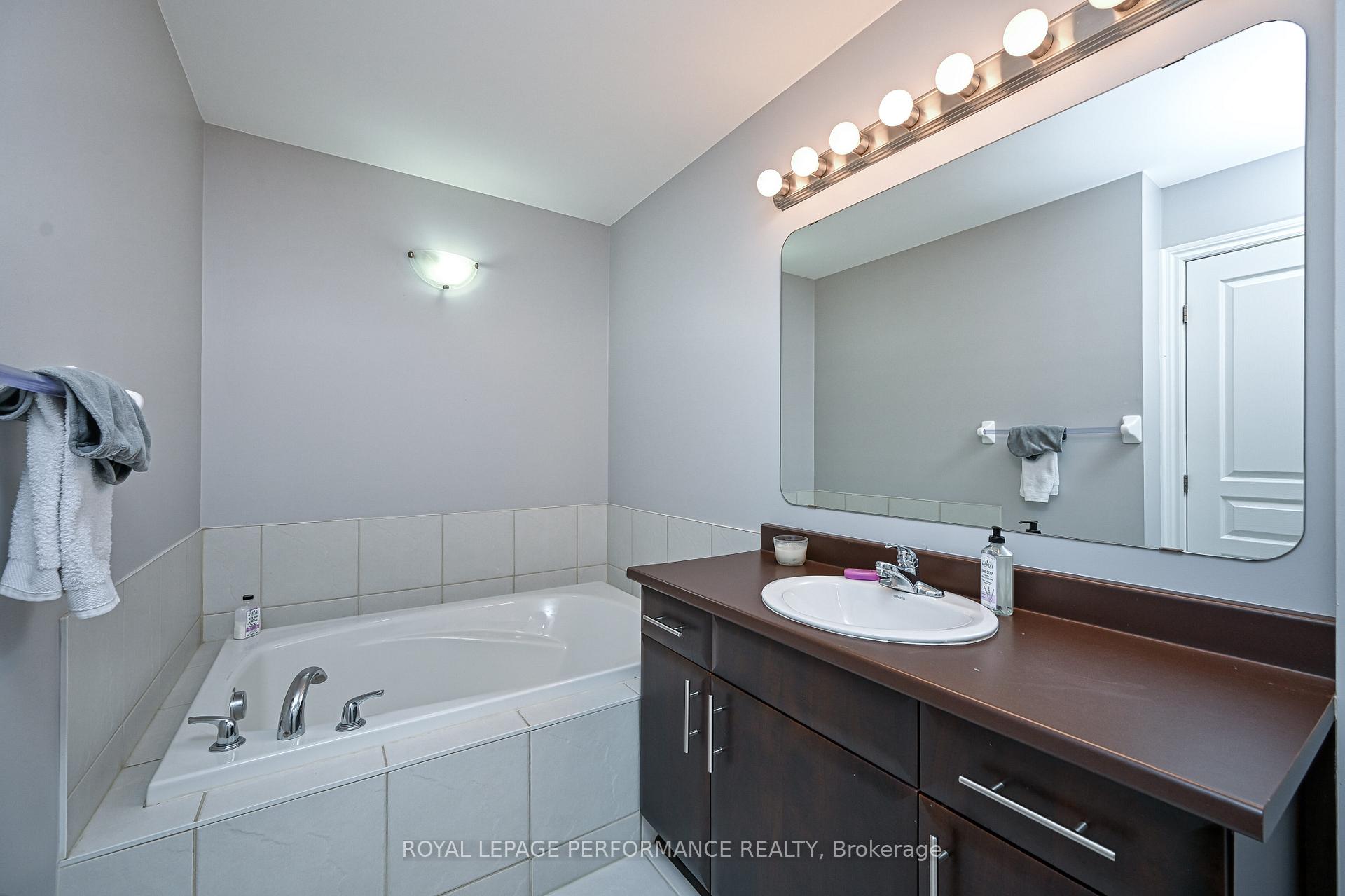 Photo 21 of Unit A, 76 Stonehaven Drive, Ottawa, Kanata - Bridlewood — HOMEH