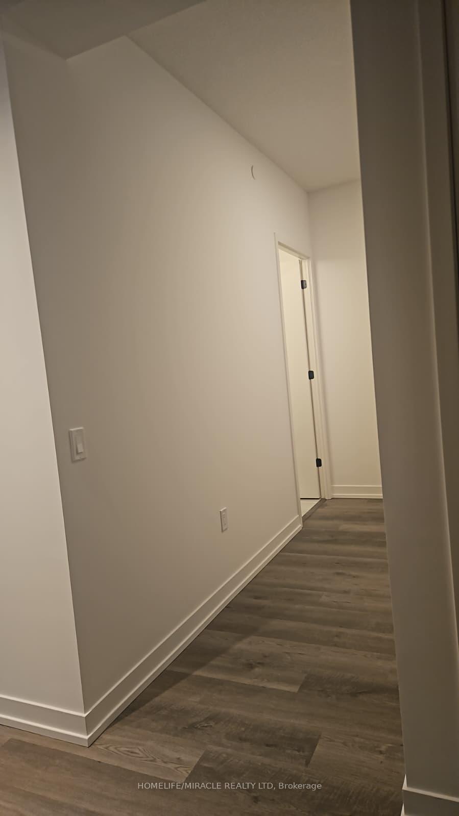 Photo 10 of Unit 506, 8 Interchange Way, Vaughan, Vaughan Corporate Centre — HOMEH