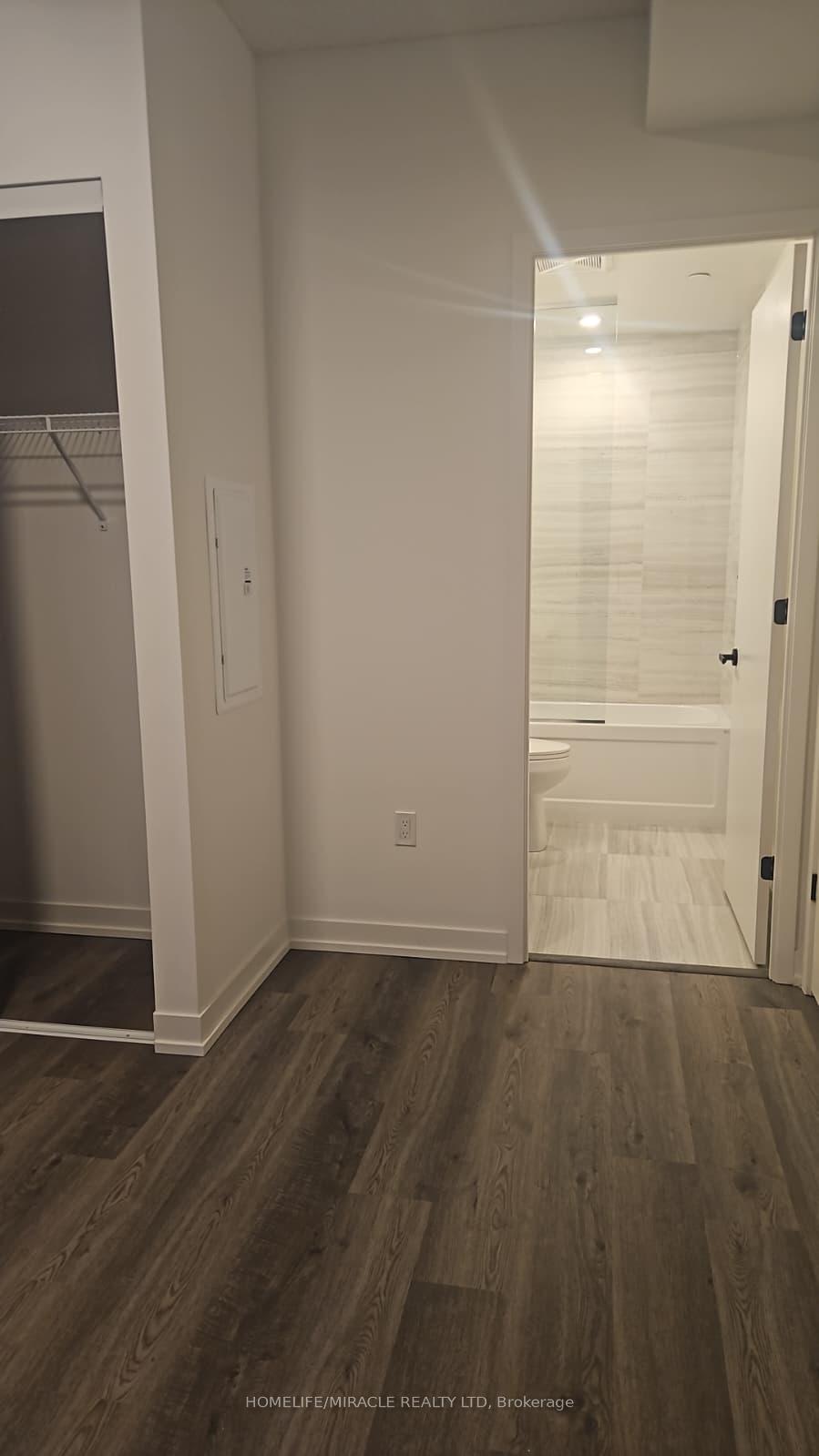 Photo 14 of Unit 506, 8 Interchange Way, Vaughan, Vaughan Corporate Centre — HOMEH