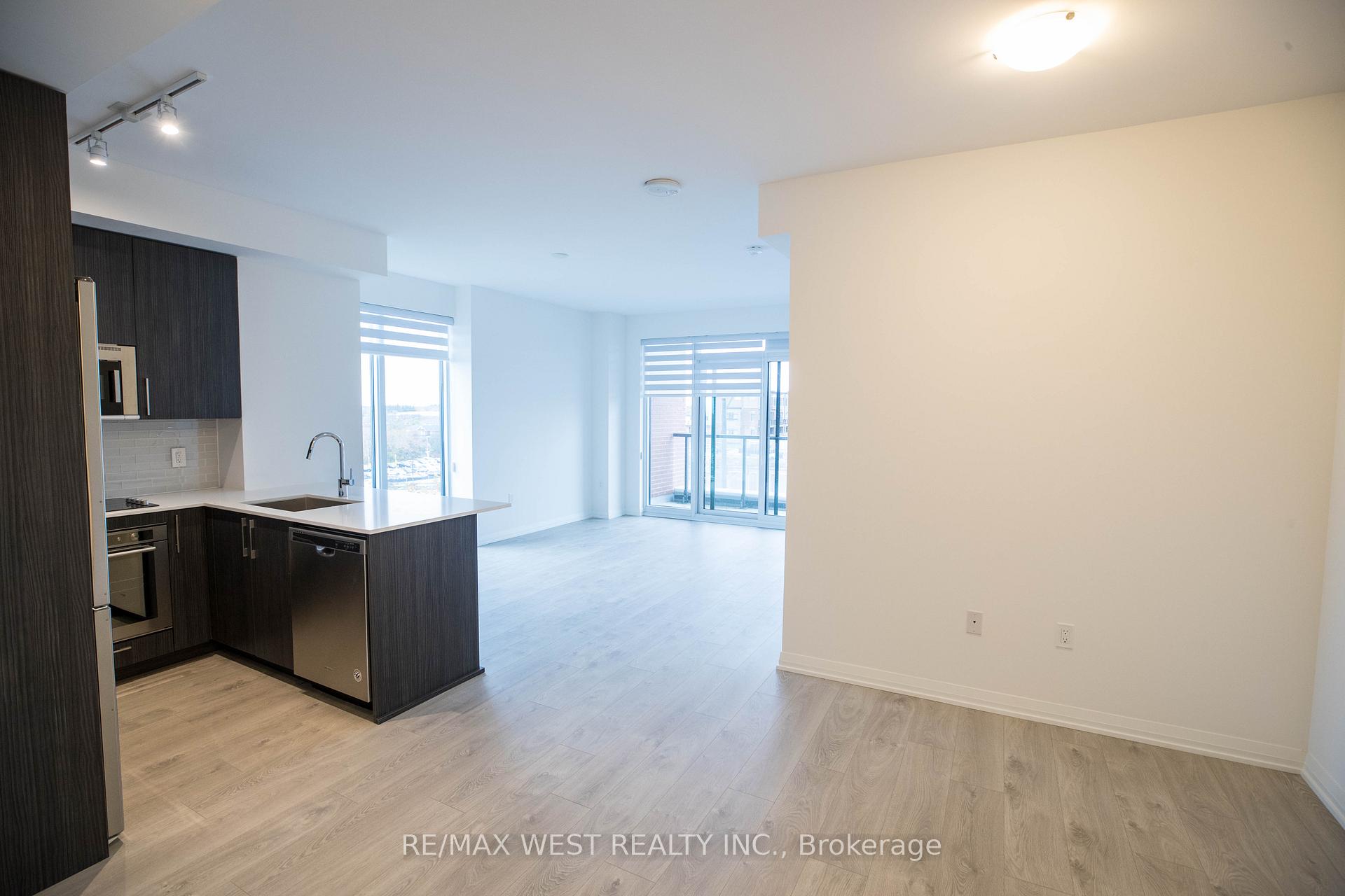 Photo 2 of Unit 220, 99 Eagle Rock Way, Vaughan, Rural Vaughan — HOMEH