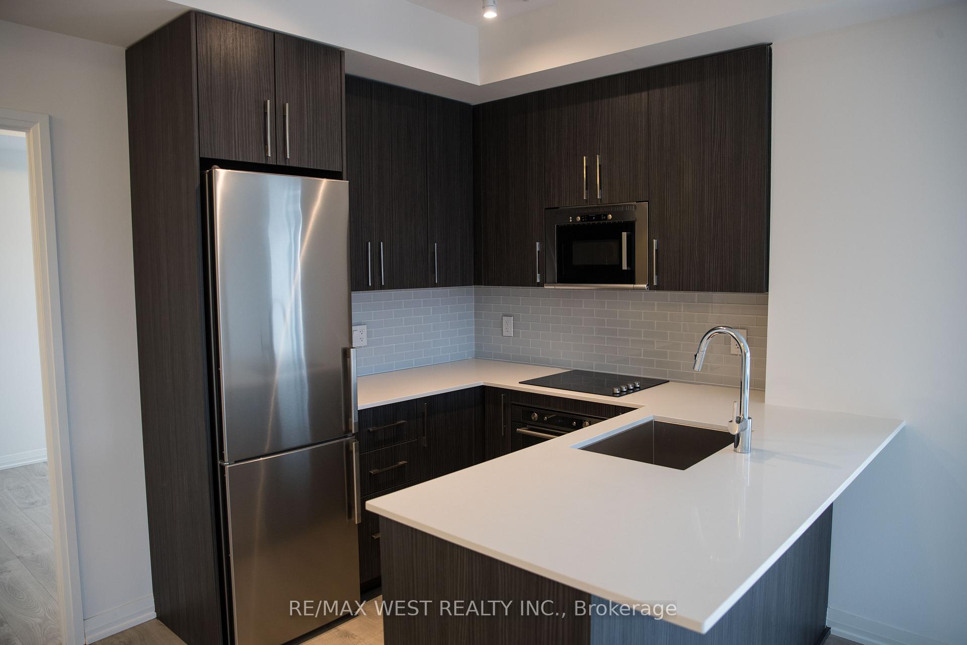 Photo 3 of Unit 220, 99 Eagle Rock Way, Vaughan, Rural Vaughan — HOMEH