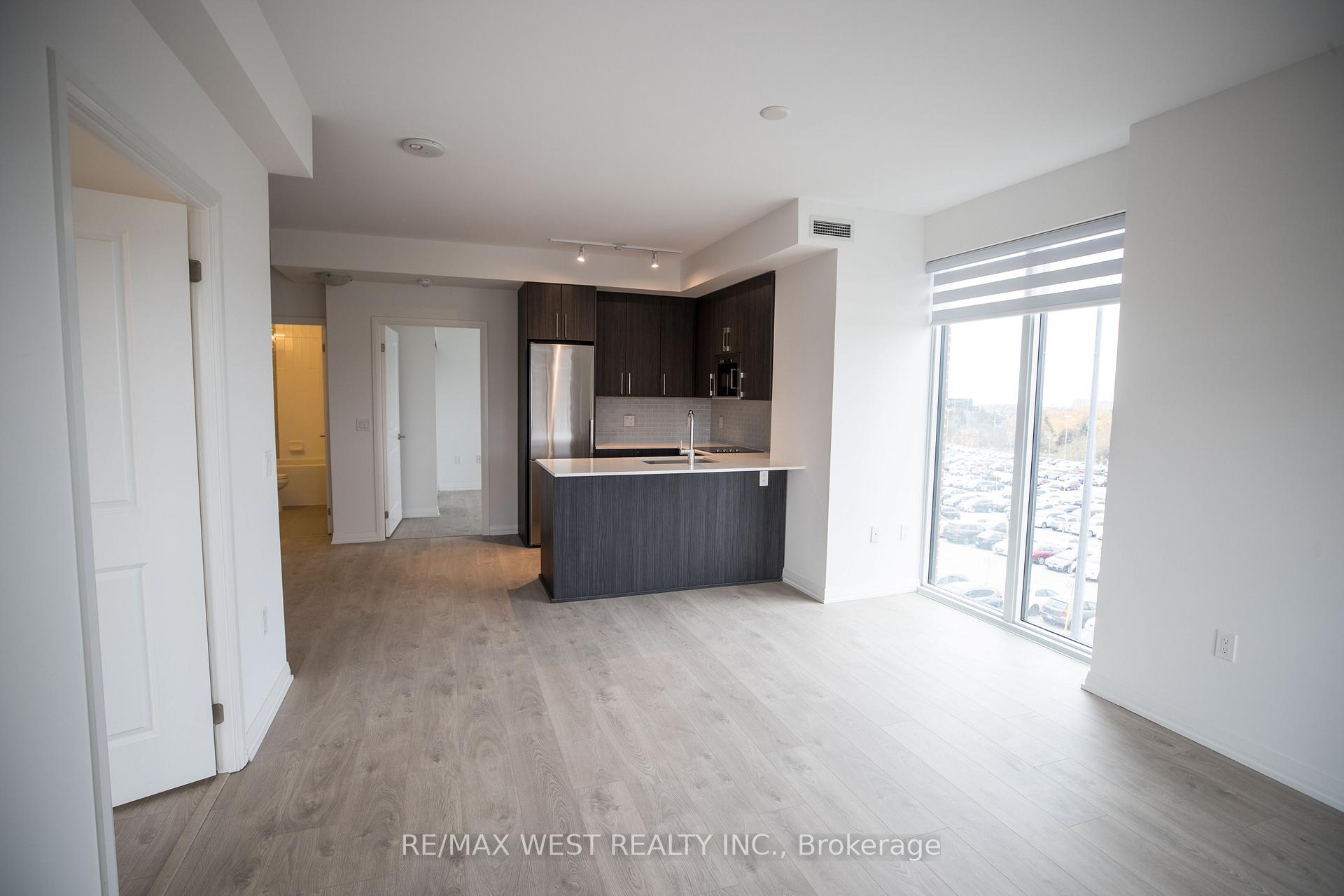 Photo 4 of Unit 220, 99 Eagle Rock Way, Vaughan, Rural Vaughan — HOMEH