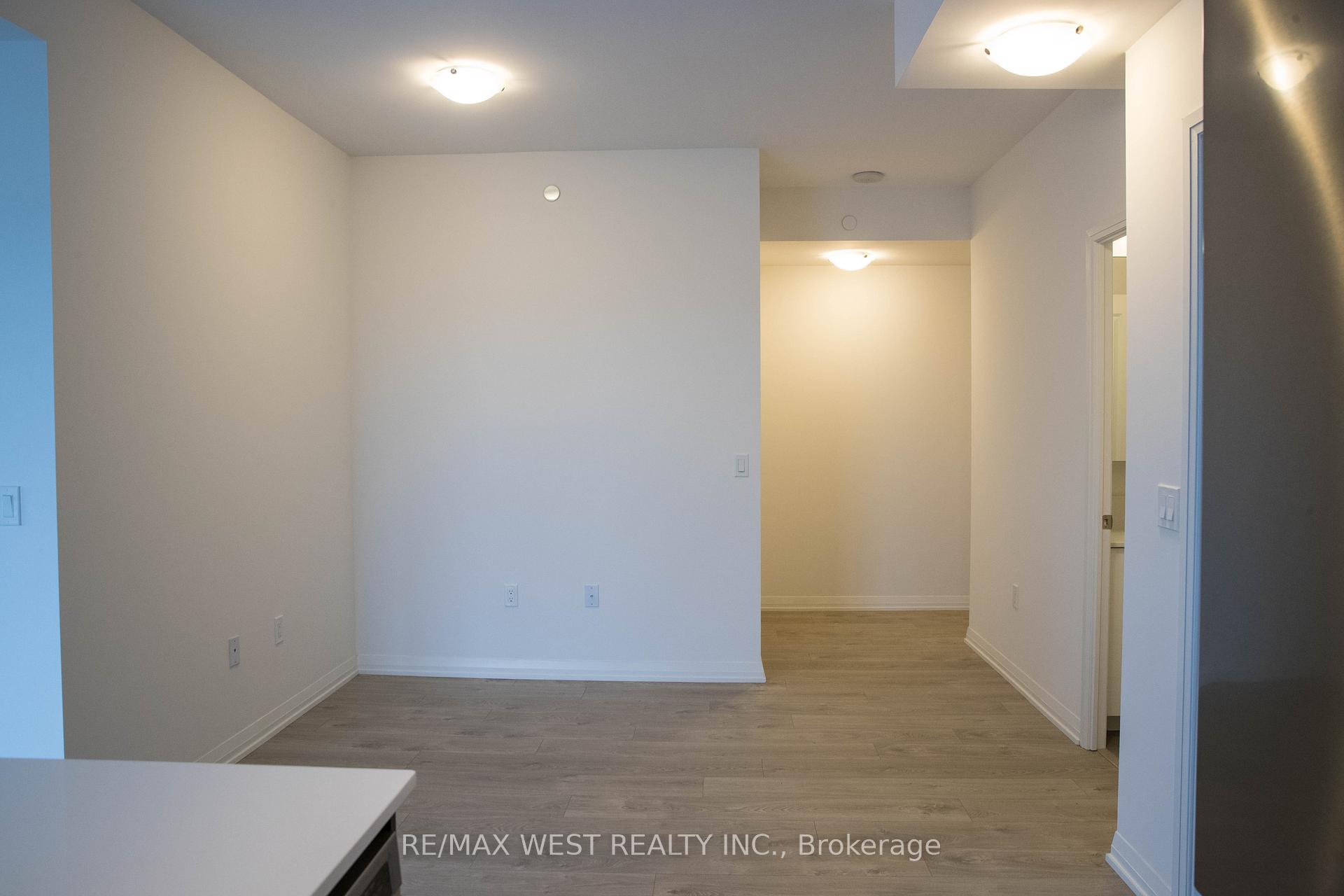 Photo 5 of Unit 220, 99 Eagle Rock Way, Vaughan, Rural Vaughan — HOMEH