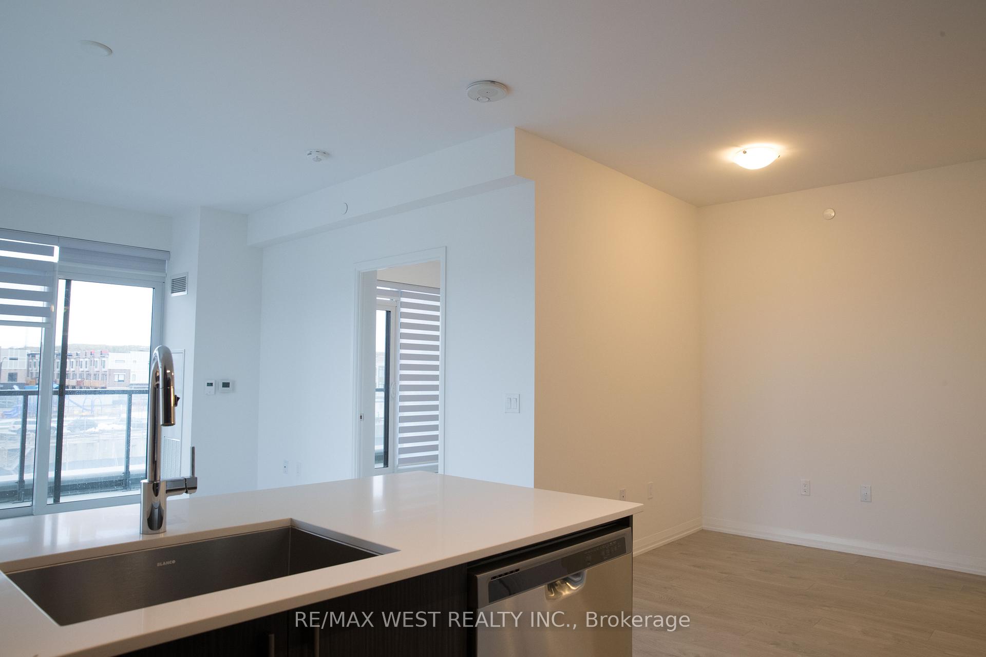 Photo 6 of Unit 220, 99 Eagle Rock Way, Vaughan, Rural Vaughan — HOMEH