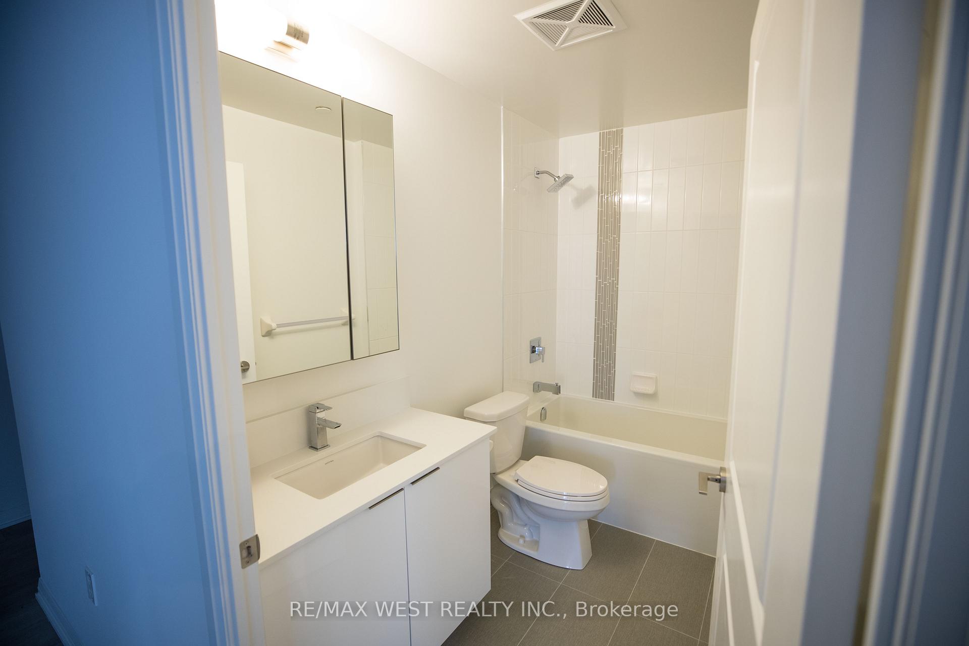 Photo 7 of Unit 220, 99 Eagle Rock Way, Vaughan, Rural Vaughan — HOMEH