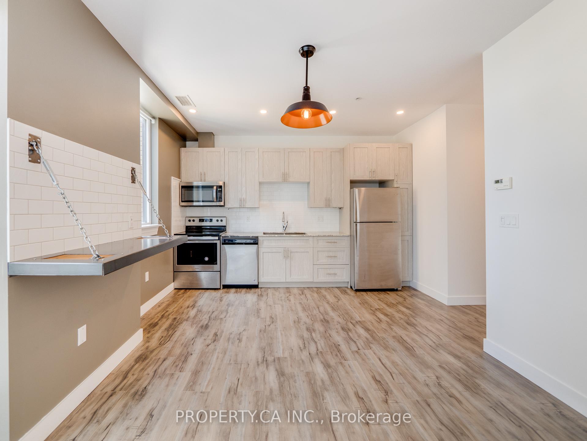 Photo 4 of Unit 1703, 100 Garment Street, Kitchener — HOMEH