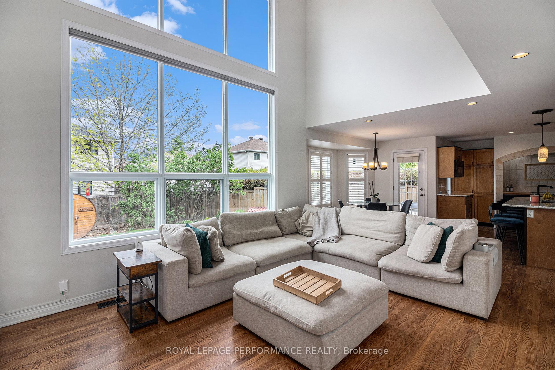 Photo 3 of 3712 Mountain Meadows Crescent, Ottawa, Riverside South/Gloucester Glen — HOMEH