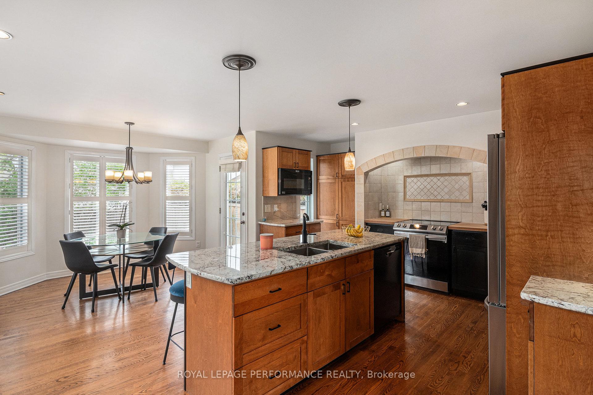 Photo 5 of 3712 Mountain Meadows Crescent, Ottawa, Riverside South/Gloucester Glen — HOMEH