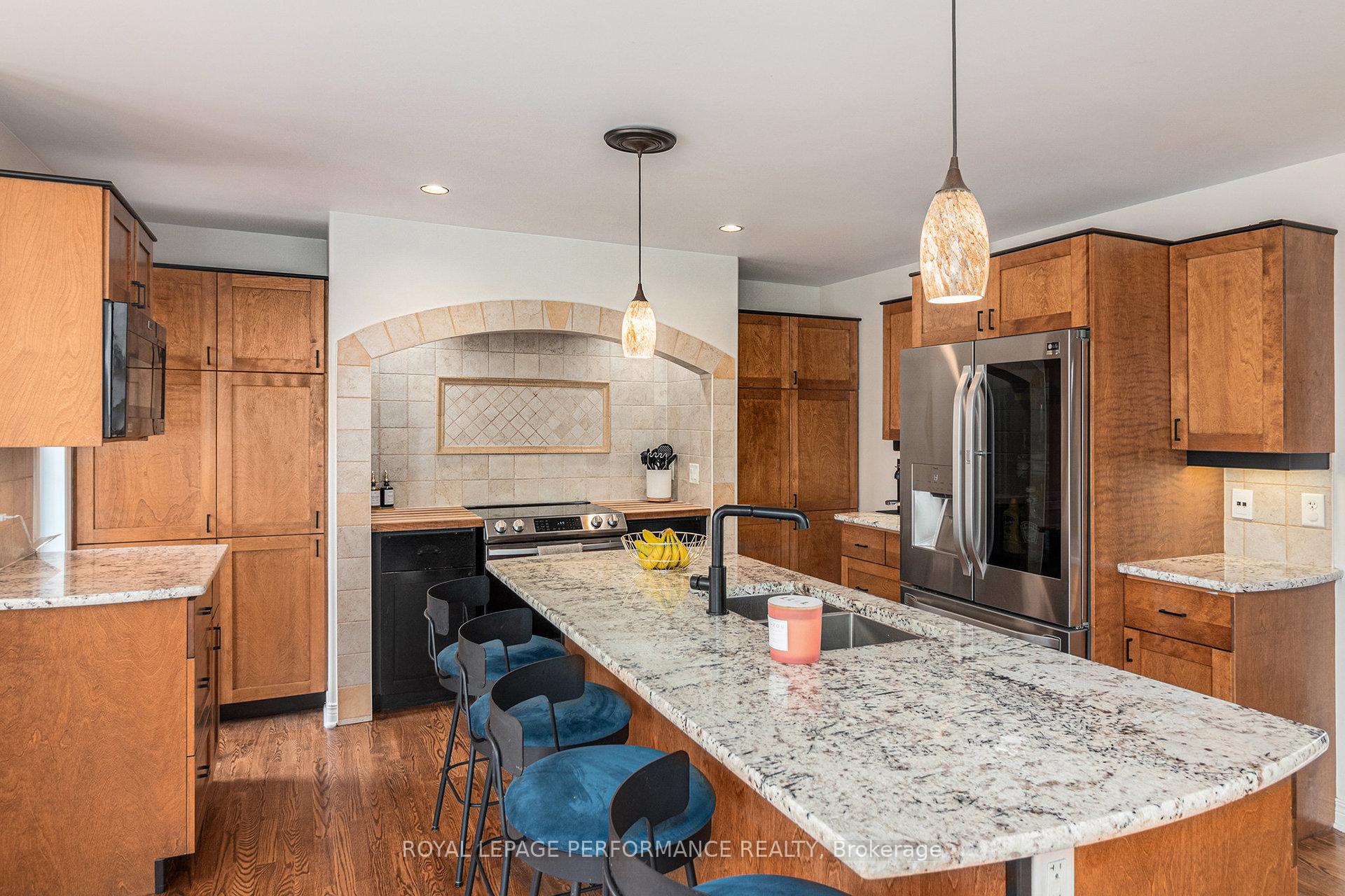Photo 6 of 3712 Mountain Meadows Crescent, Ottawa, Riverside South/Gloucester Glen — HOMEH