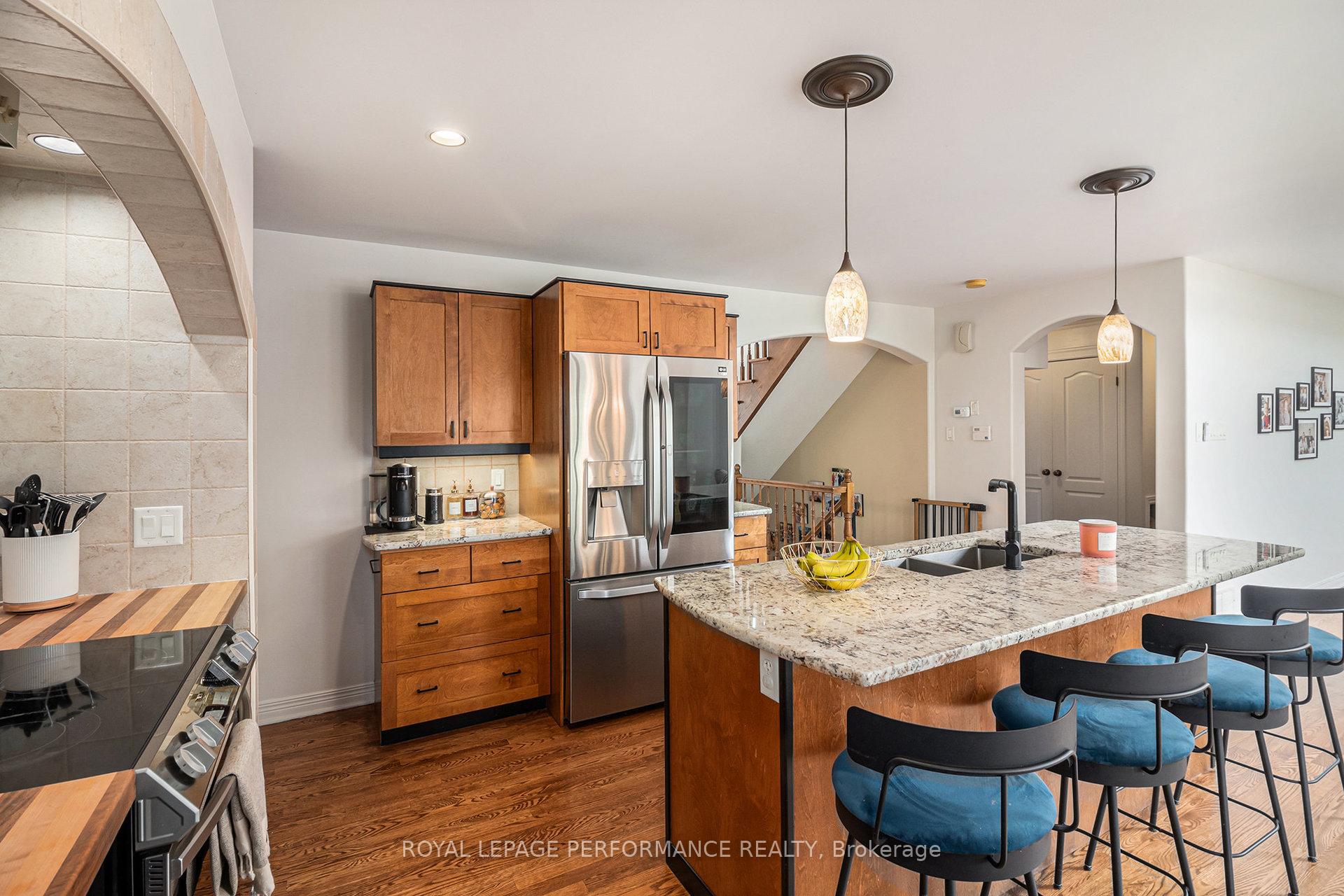 Photo 7 of 3712 Mountain Meadows Crescent, Ottawa, Riverside South/Gloucester Glen — HOMEH