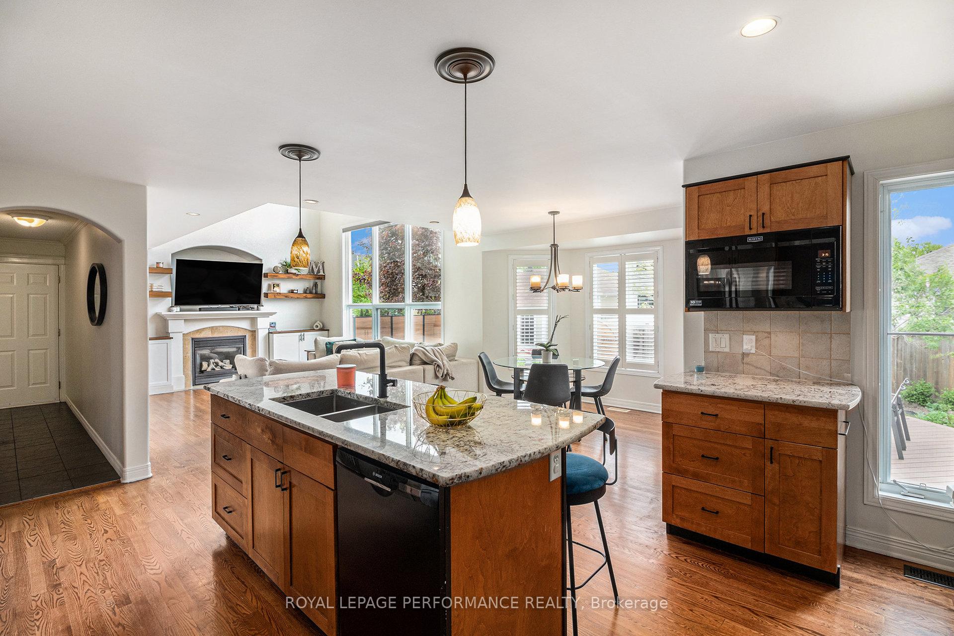 Photo 8 of 3712 Mountain Meadows Crescent, Ottawa, Riverside South/Gloucester Glen — HOMEH