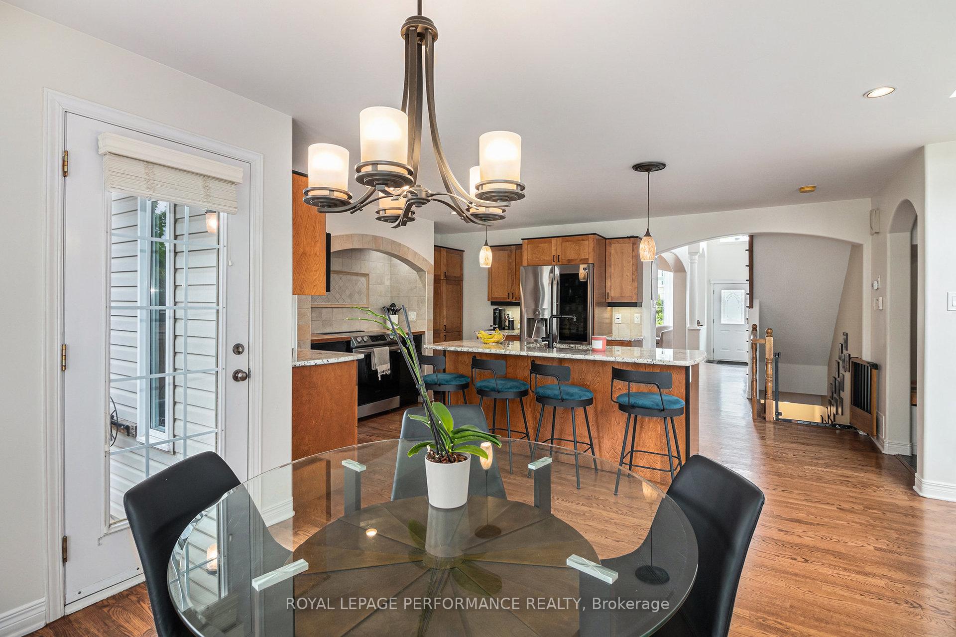 Photo 9 of 3712 Mountain Meadows Crescent, Ottawa, Riverside South/Gloucester Glen — HOMEH