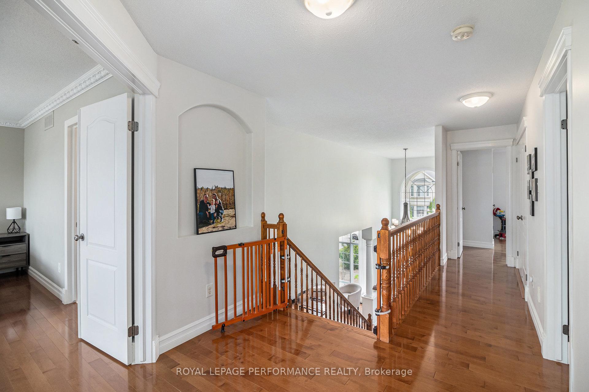 Photo 16 of 3712 Mountain Meadows Crescent, Ottawa, Riverside South/Gloucester Glen — HOMEH