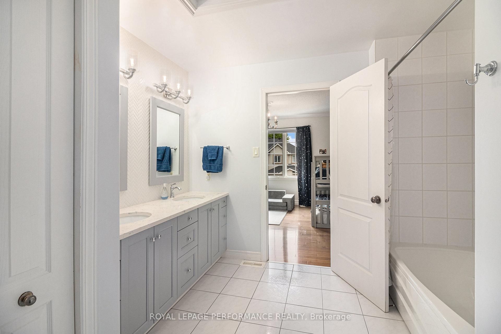 Photo 23 of 3712 Mountain Meadows Crescent, Ottawa, Riverside South/Gloucester Glen — HOMEH