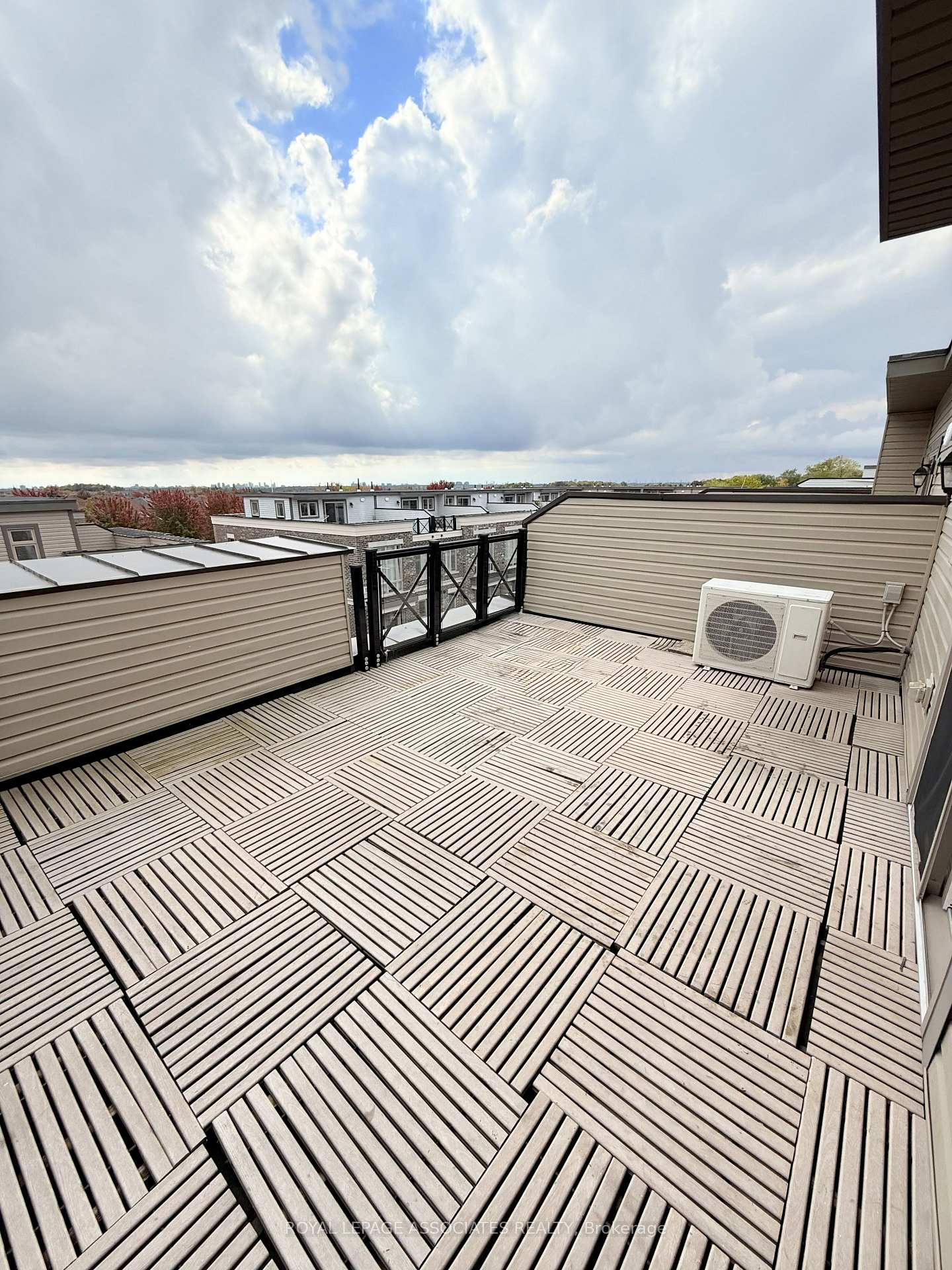 Photo 26 of Unit 2318, 20 Westmeath Lane, Markham, Cornell — HOMEH