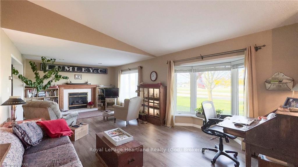 Photo 6 of 157 William Street N, Central Huron, Clinton — HOMEH