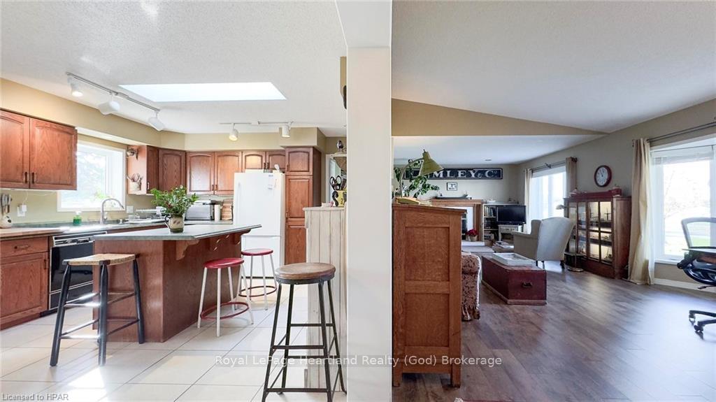 Photo 14 of 157 William Street N, Central Huron, Clinton — HOMEH