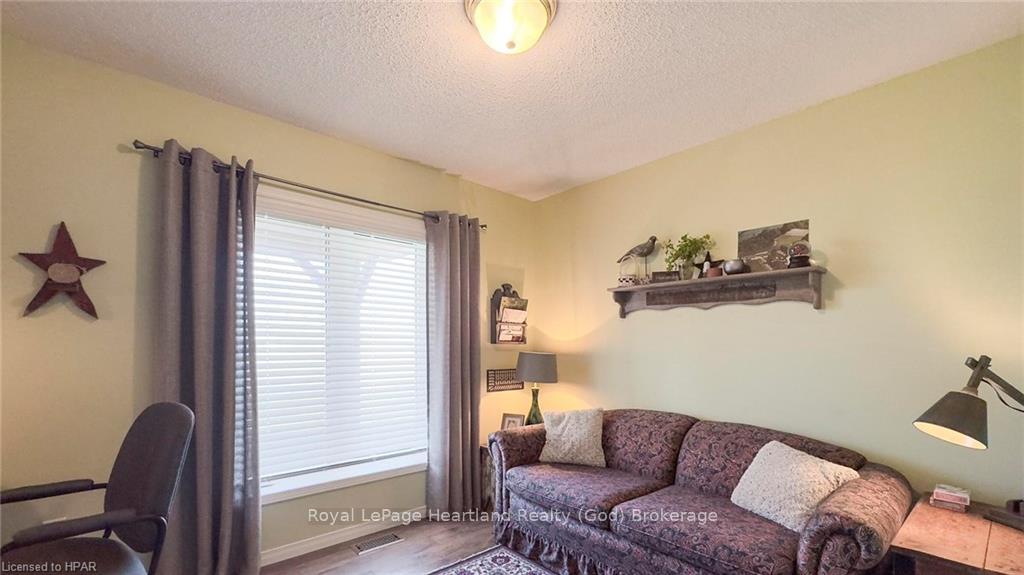 Photo 29 of 157 William Street N, Central Huron, Clinton — HOMEH