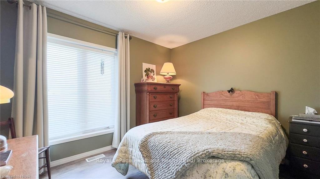 Photo 32 of 157 William Street N, Central Huron, Clinton — HOMEH