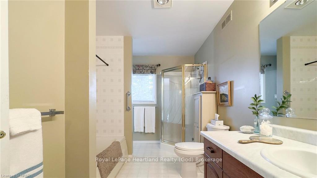 Photo 34 of 157 William Street N, Central Huron, Clinton — HOMEH