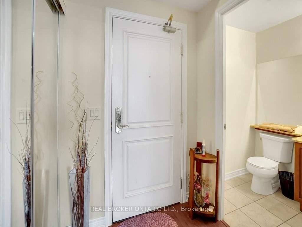 Photo 2 of Unit 702, 9245 Jane Street, Vaughan, Maple — HOMEH