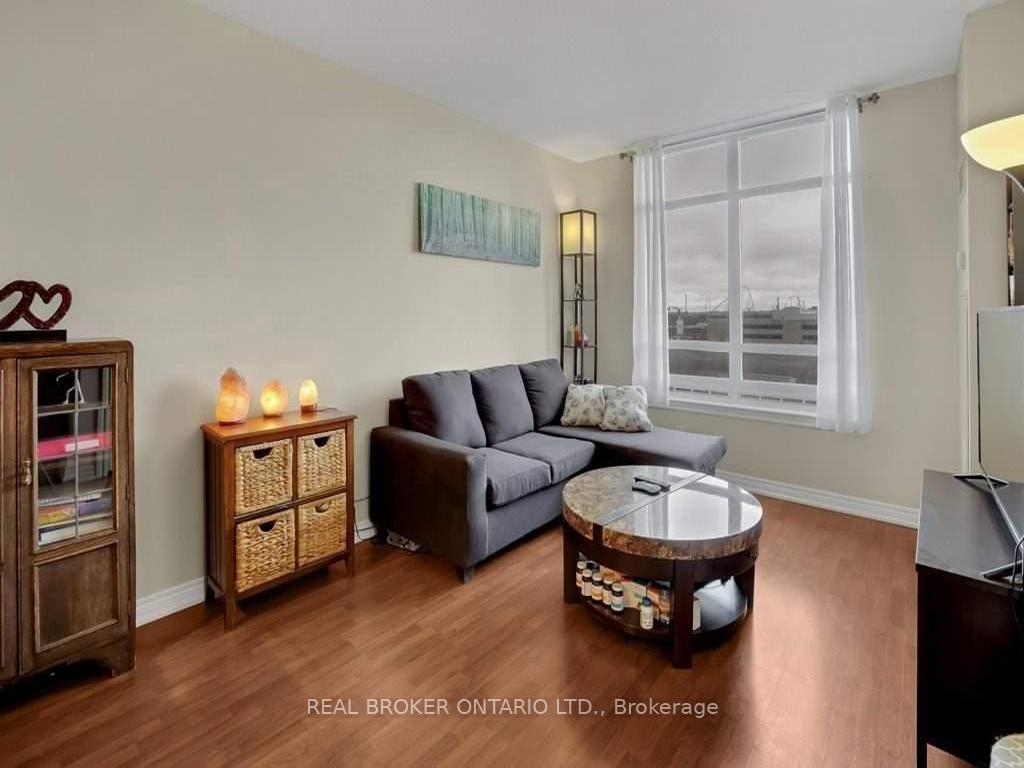 Photo 18 of Unit 702, 9245 Jane Street, Vaughan, Maple — HOMEH