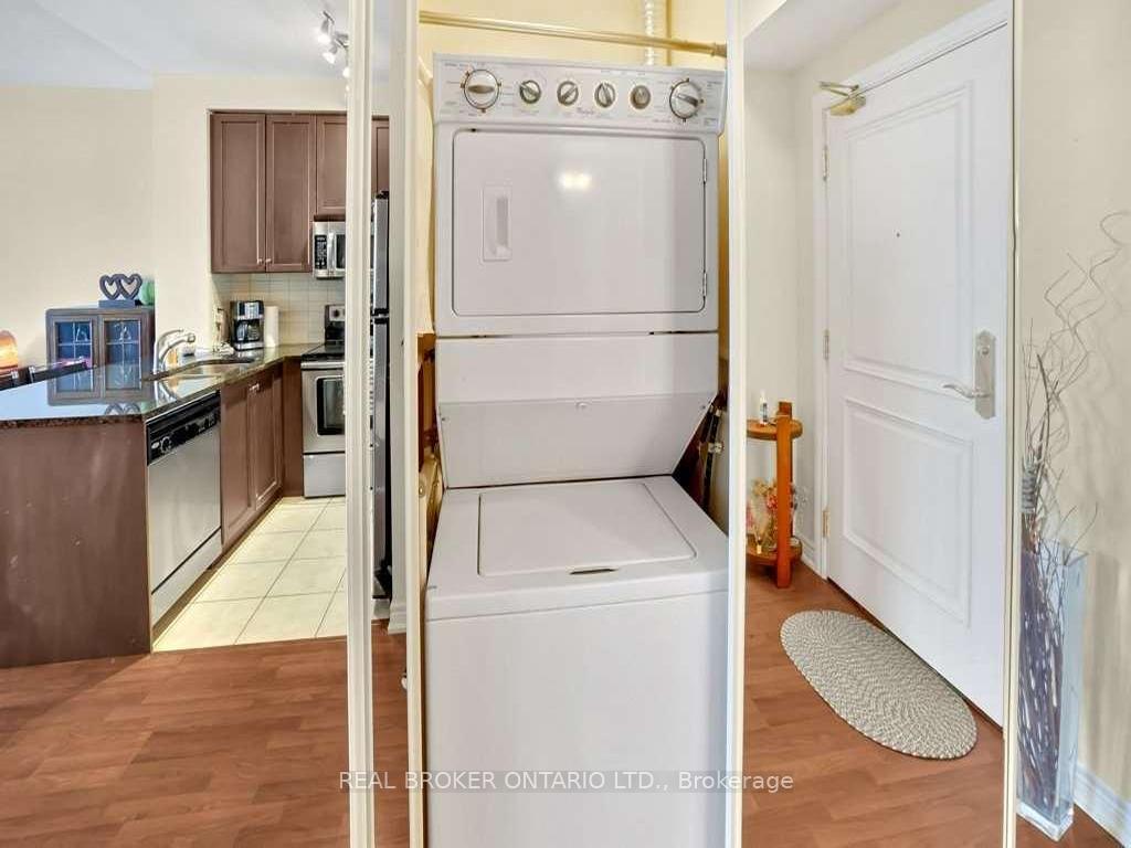 Photo 25 of Unit 702, 9245 Jane Street, Vaughan, Maple — HOMEH