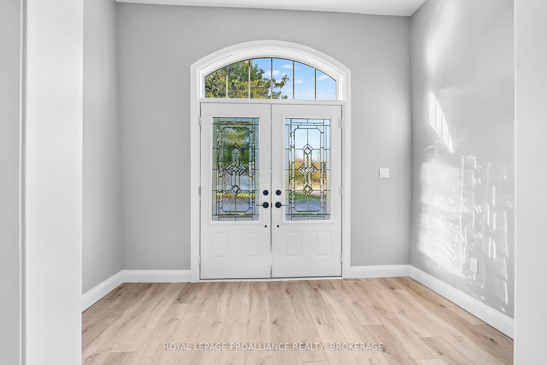 Photo 4 of 299 Arthur Street, Gananoque — HOMEH