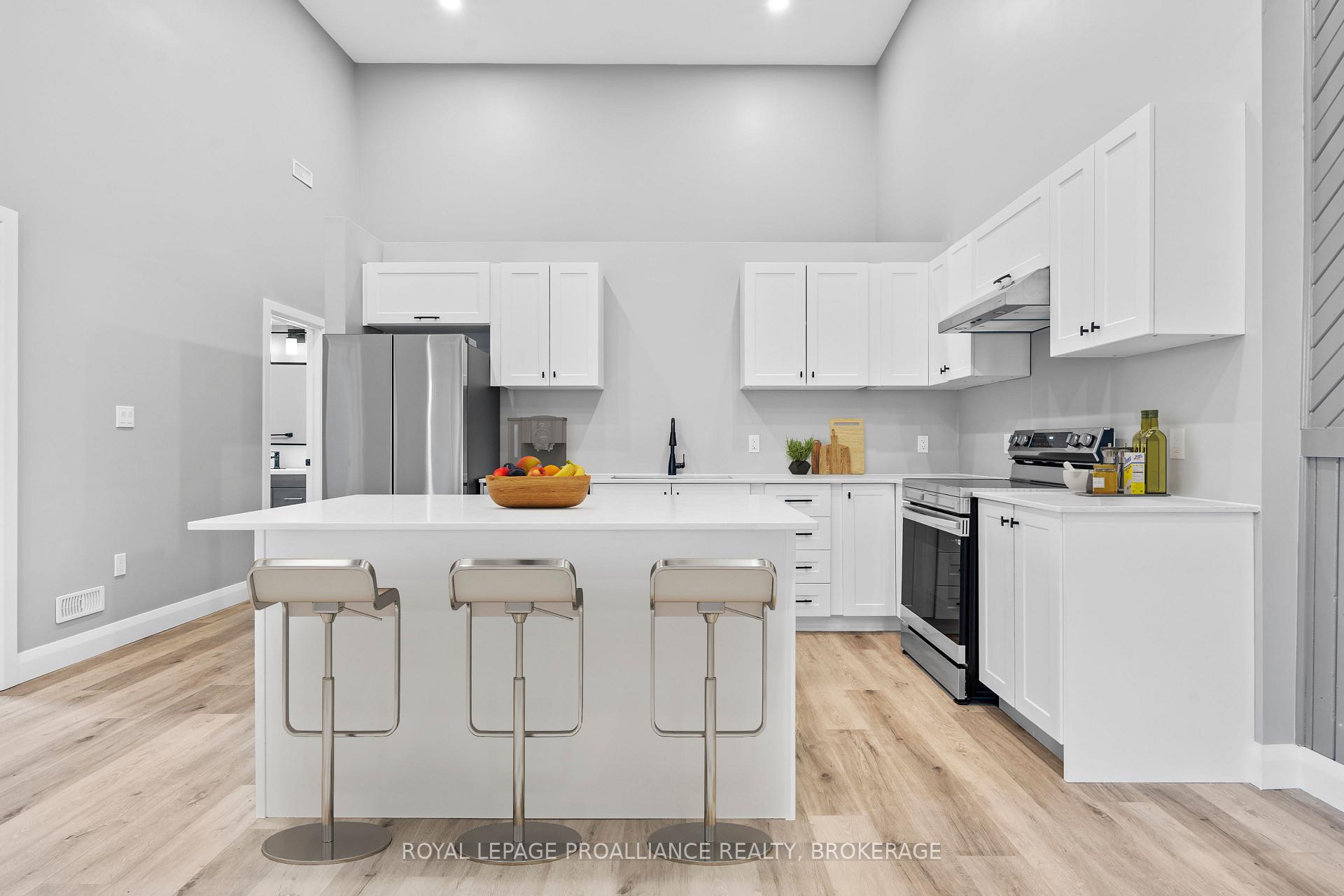 Photo 10 of 299 Arthur Street, Gananoque — HOMEH