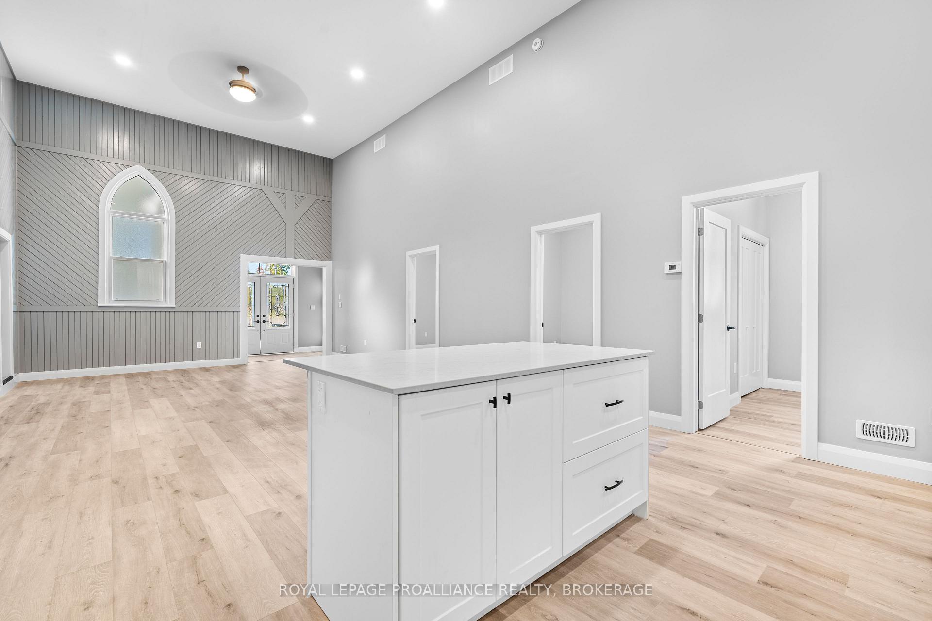 Photo 14 of 299 Arthur Street, Gananoque — HOMEH