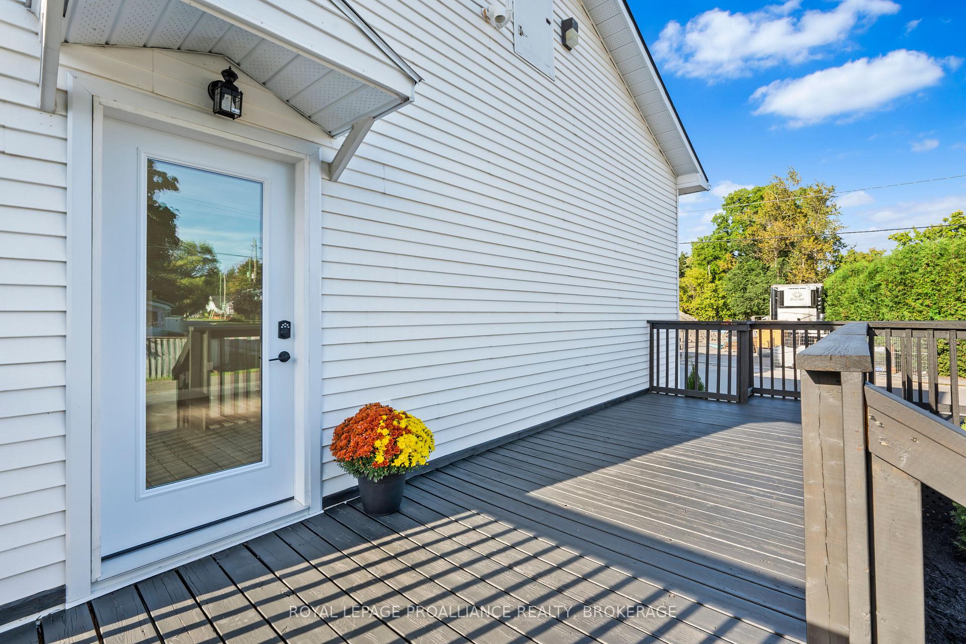 Photo 22 of 299 Arthur Street, Gananoque — HOMEH