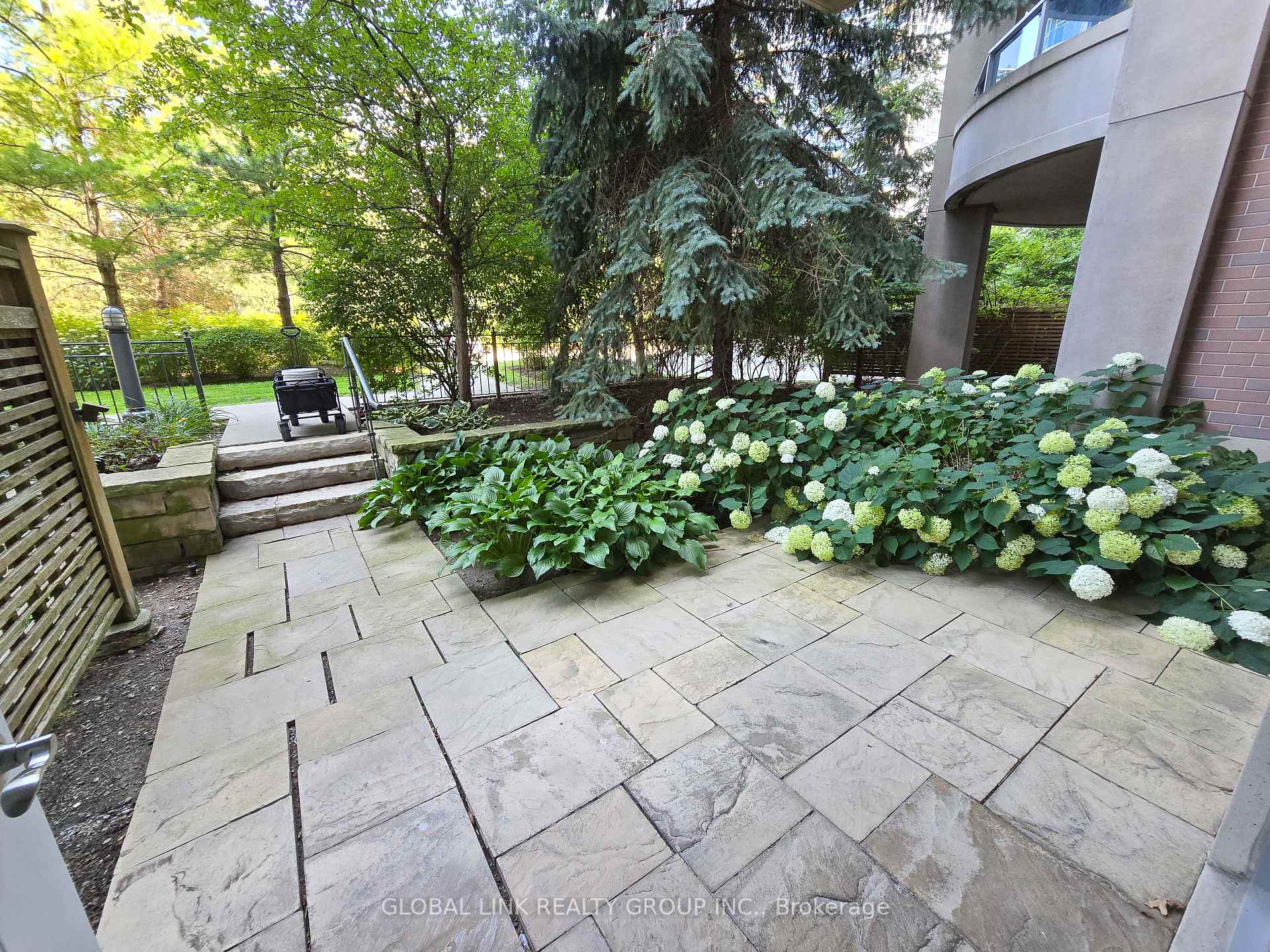 Photo 1 of Unit 185, 23 Cox Boulevard, Markham, Unionville — HOMEH