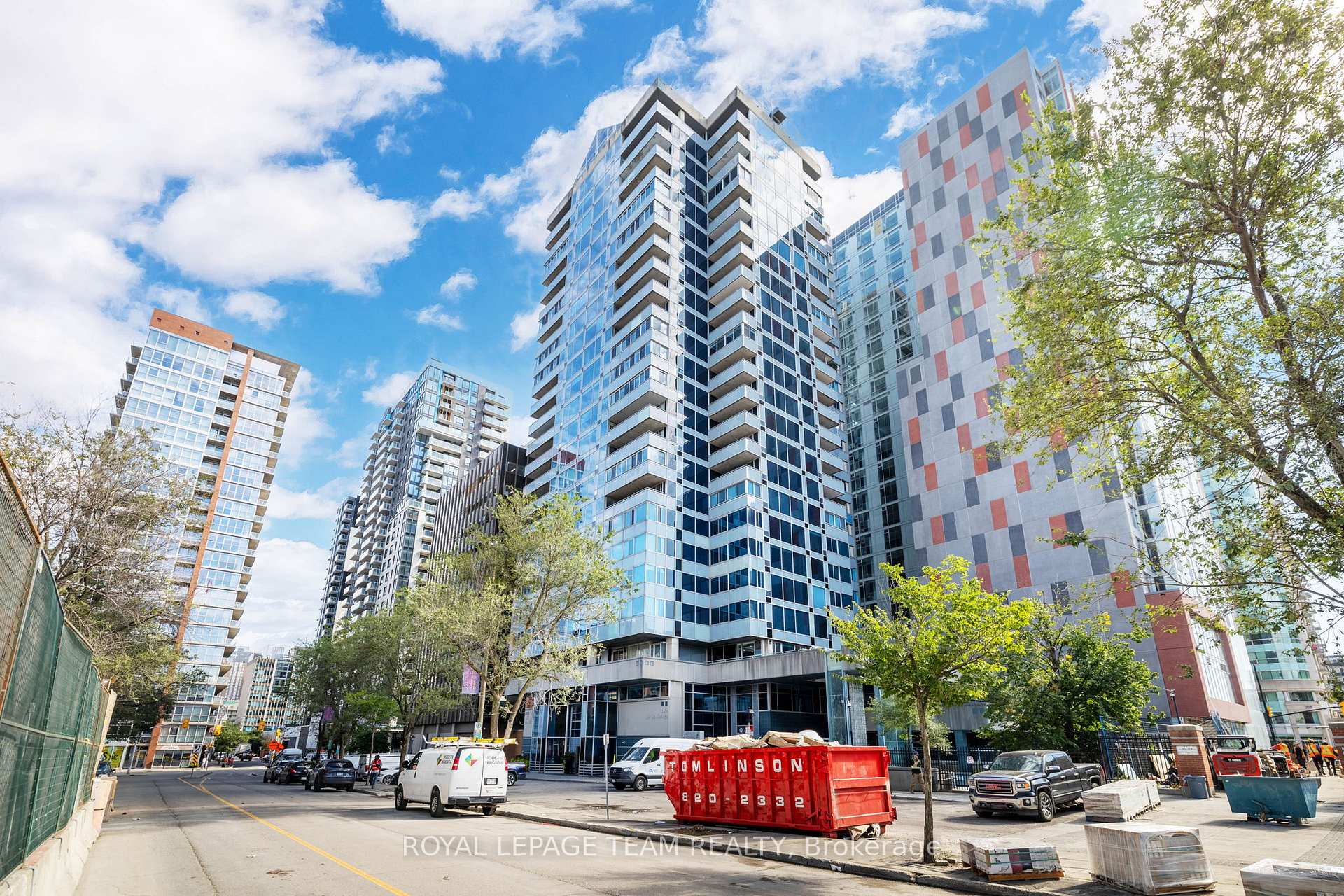 Front of Unit 905, 160 George Street