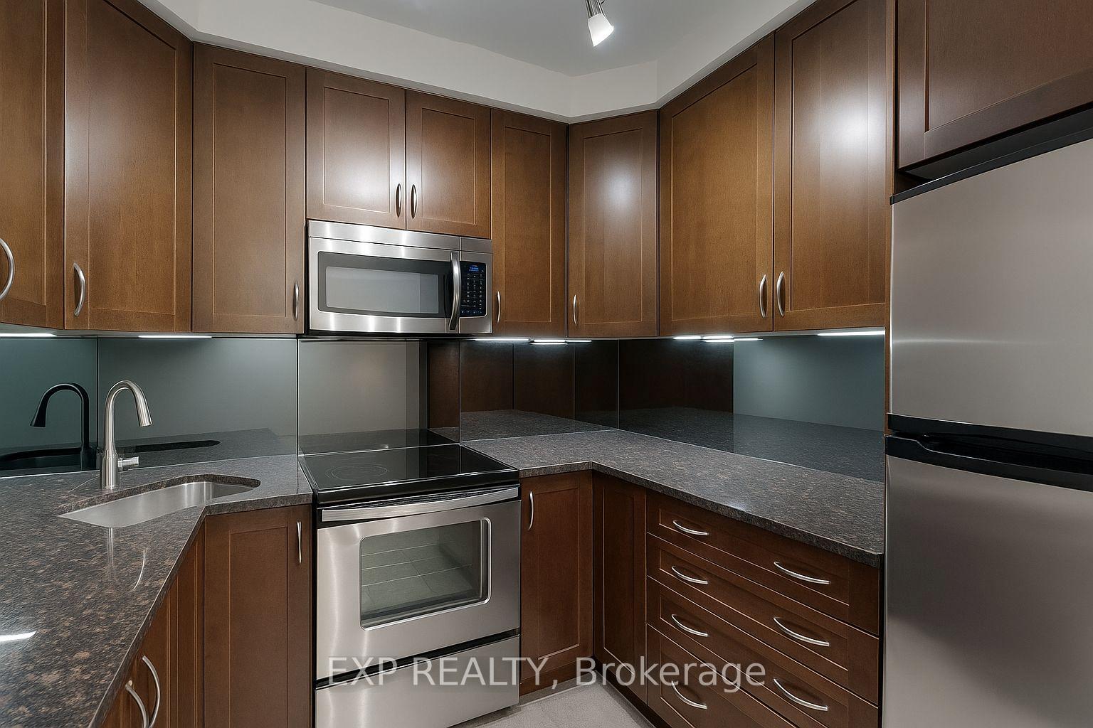 Photo 10 of Unit 715, 9235 Jane Street N, Vaughan, Maple — HOMEH