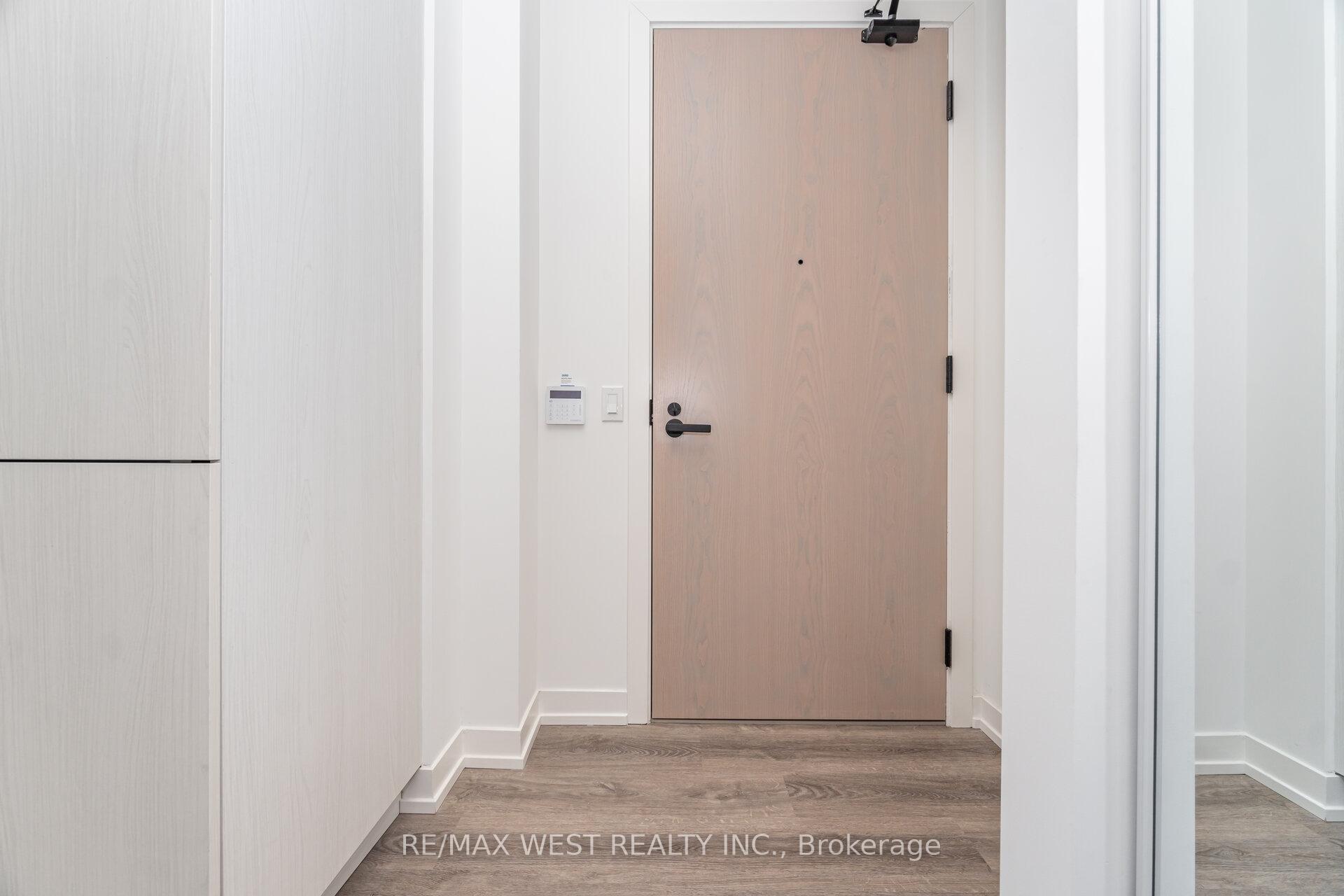 Photo 8 of Unit 1601, 8 Interchange Way, Vaughan, Vaughan Corporate Centre — HOMEH