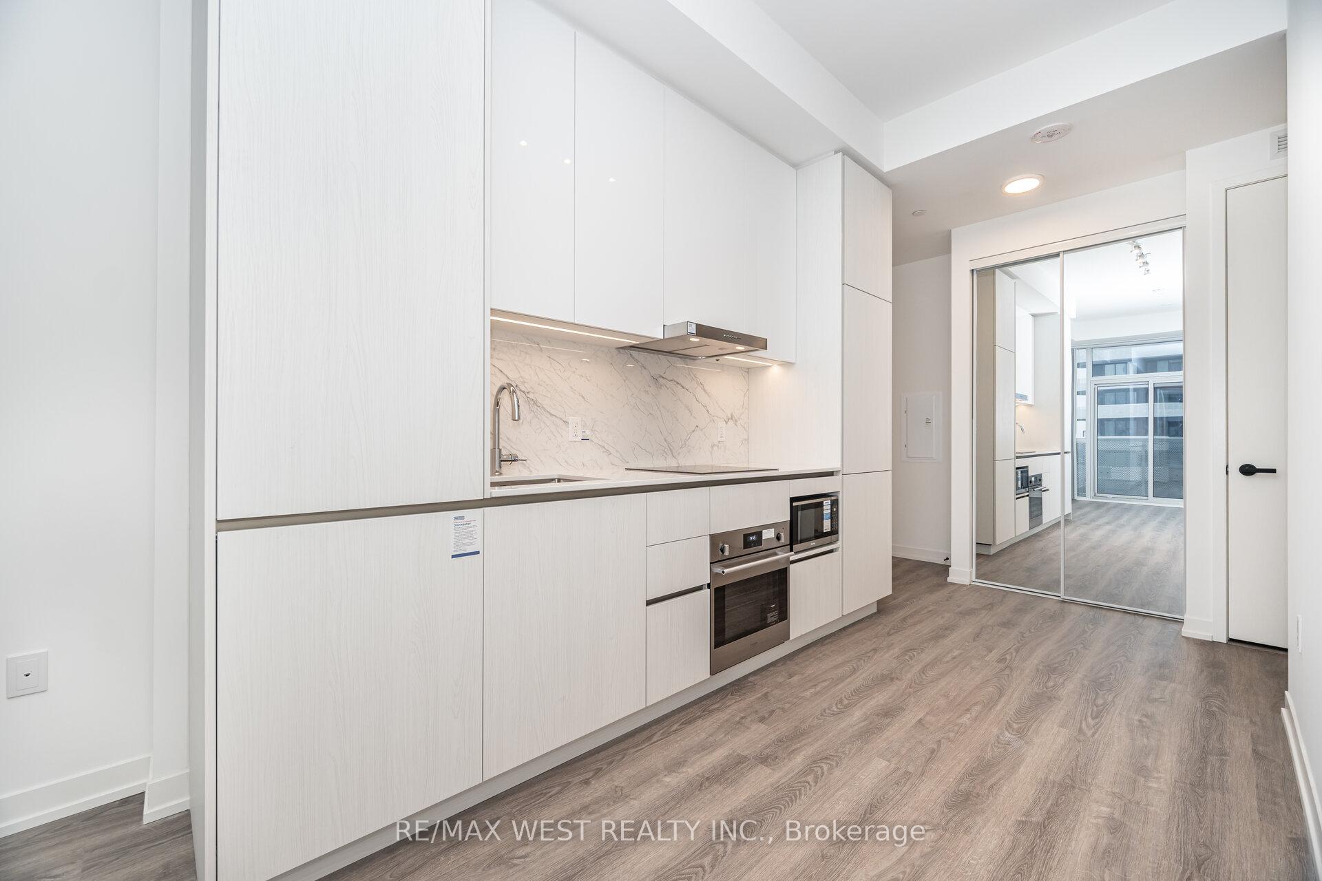 Photo 12 of Unit 1601, 8 Interchange Way, Vaughan, Vaughan Corporate Centre — HOMEH