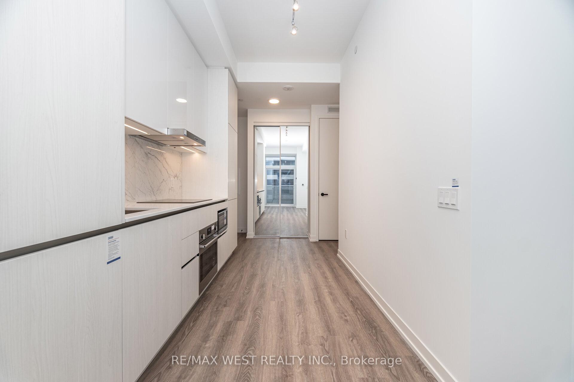 Photo 13 of Unit 1601, 8 Interchange Way, Vaughan, Vaughan Corporate Centre — HOMEH
