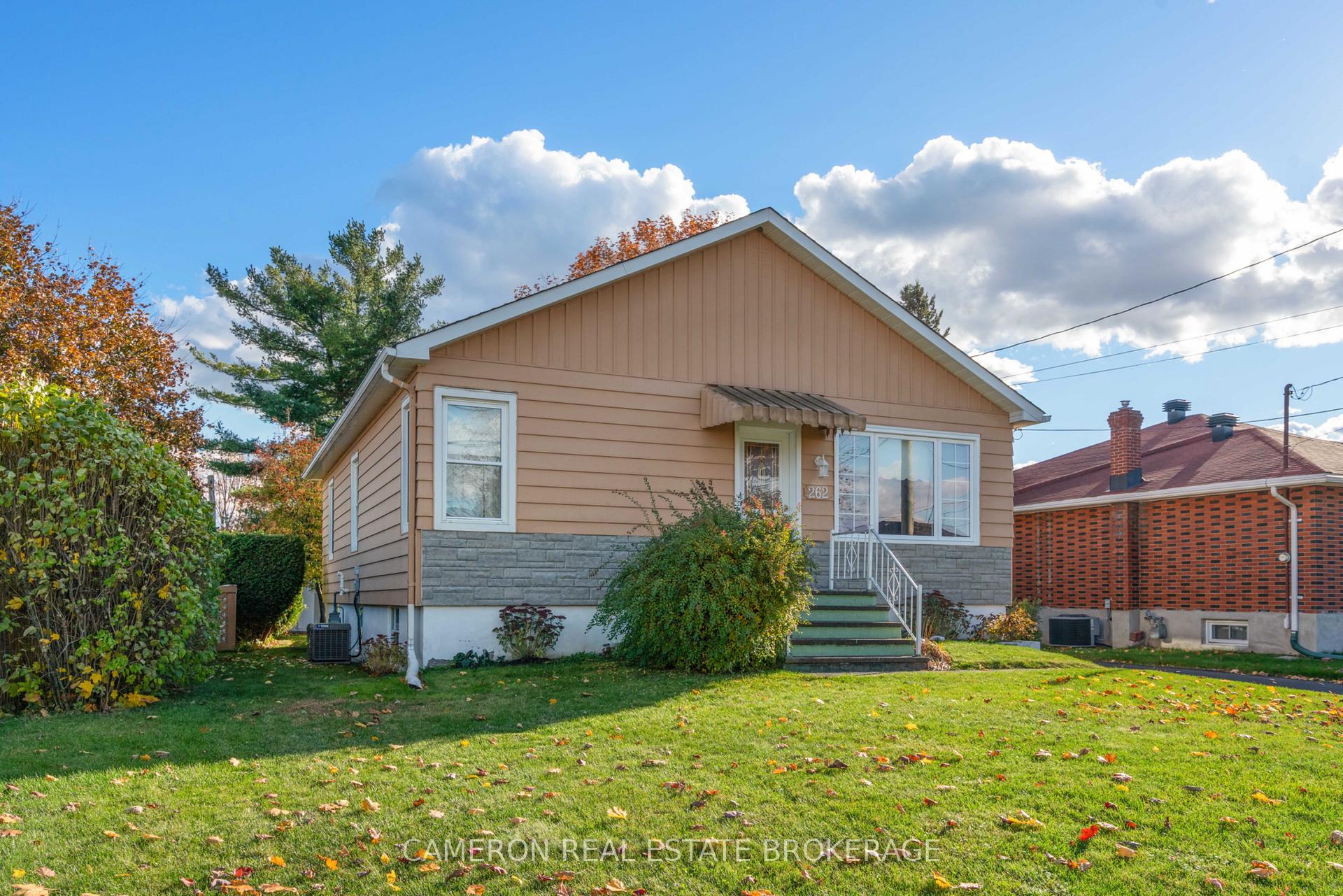 Photo 2 of 262 Sunnyside Avenue, Cornwall — HOMEH