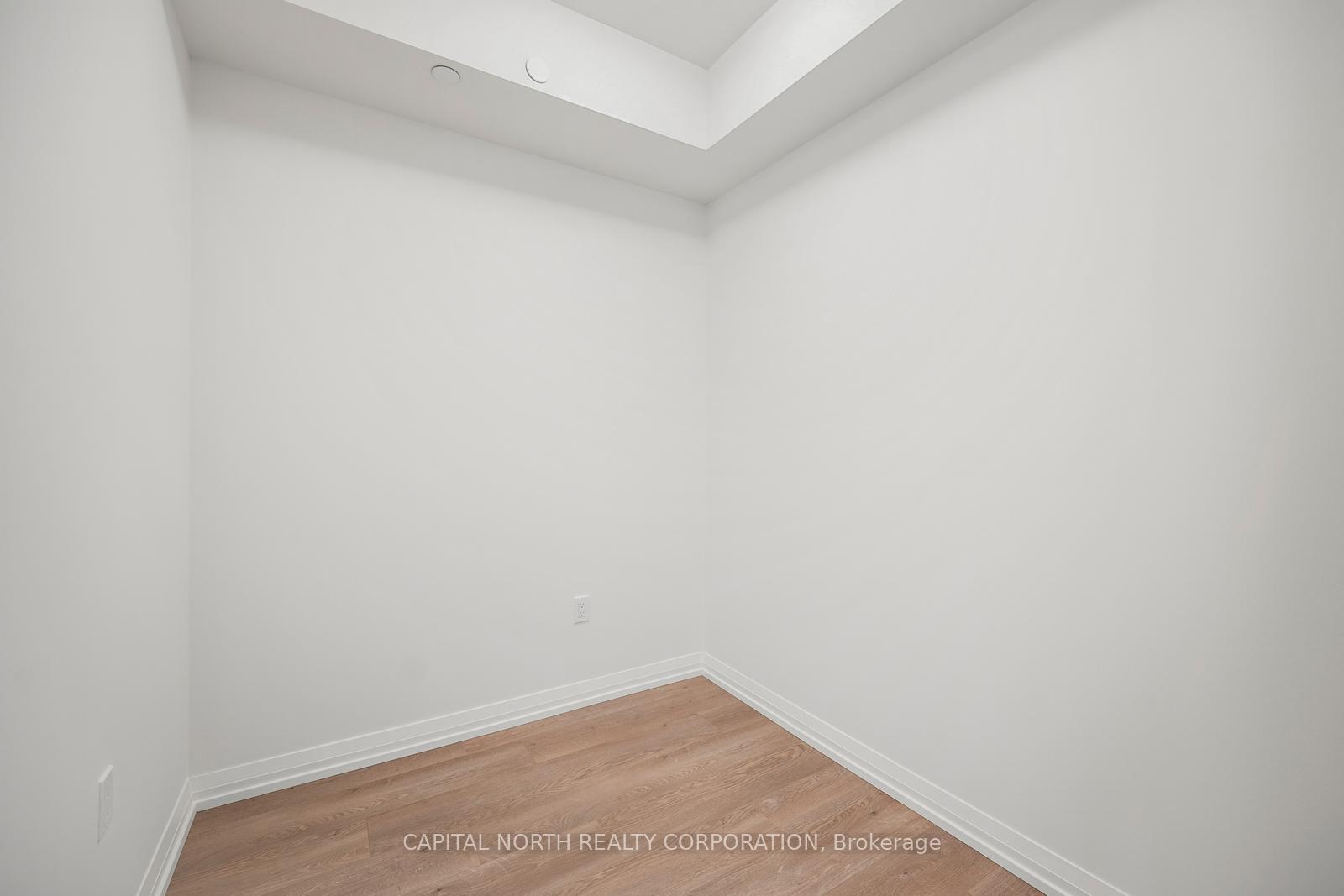 Photo 4 of Unit 314, 27 Korda Gate, Vaughan, Vellore Village — HOMEH