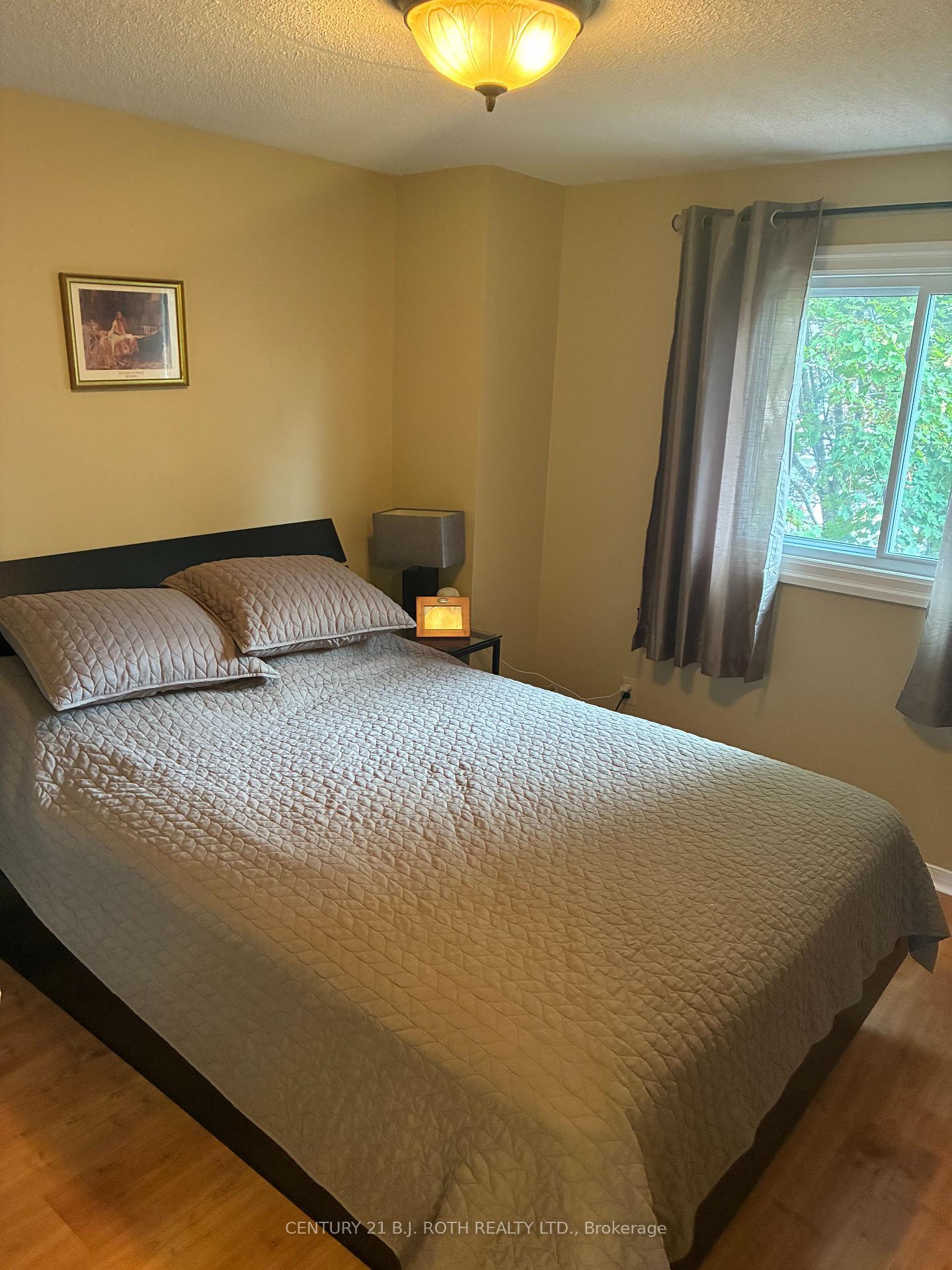 Photo 7 of 52 Carruthers Crescent, Barrie, Grove East — HOMEH
