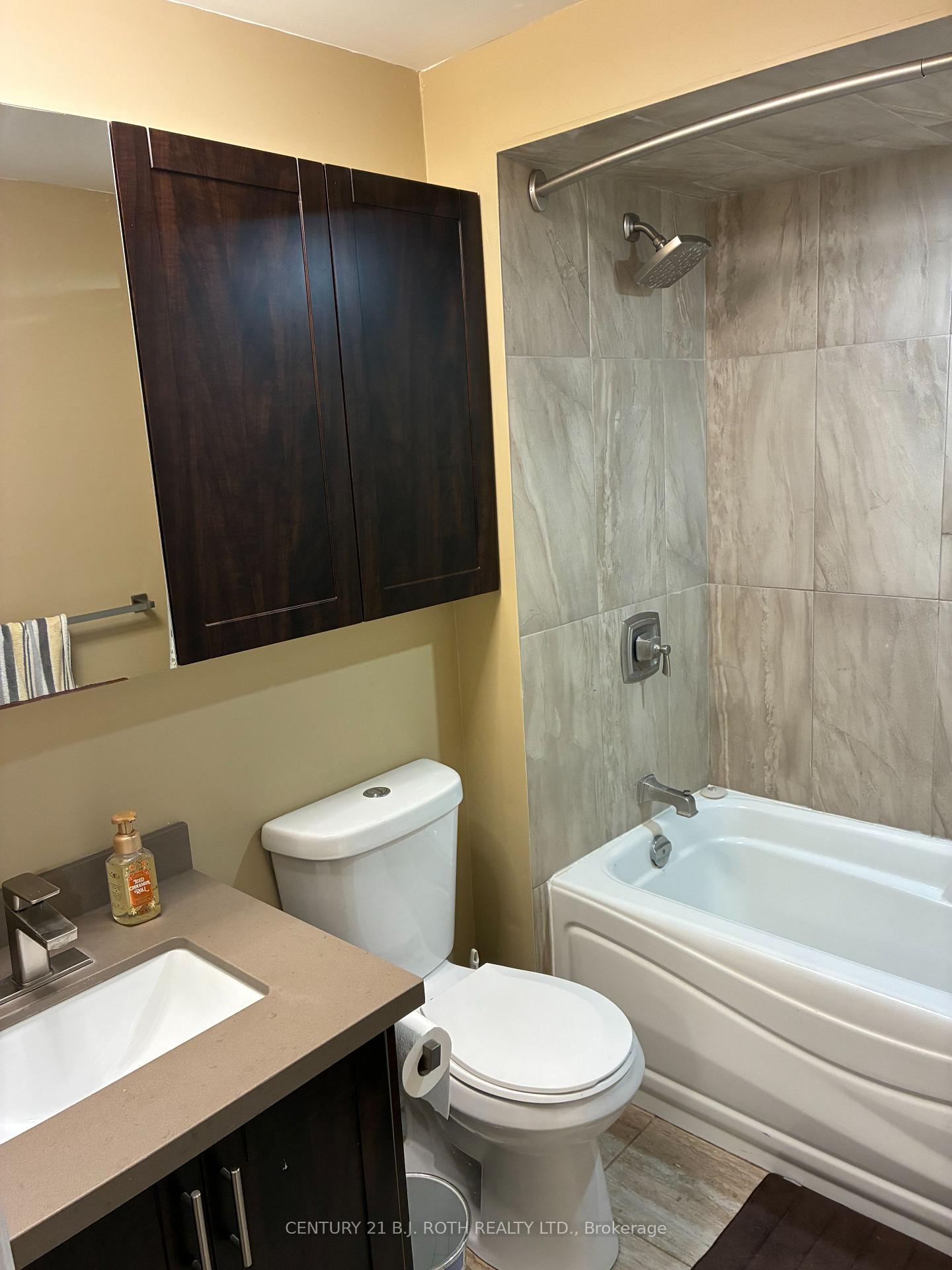 Photo 10 of 52 Carruthers Crescent, Barrie, Grove East — HOMEH