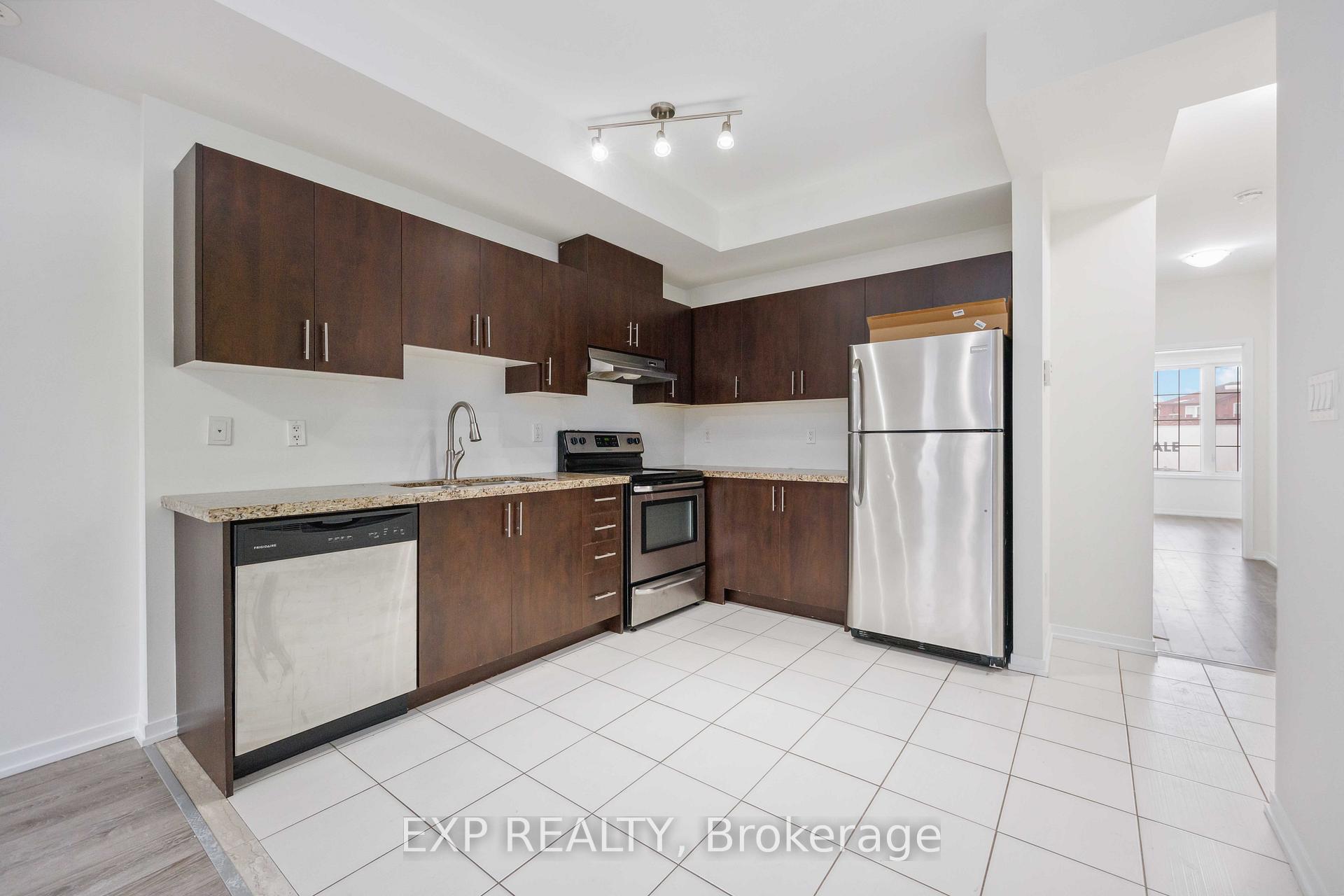 Photo 17 of Unit E12, 26 Bruce Street, Vaughan, East Woodbridge — HOMEH