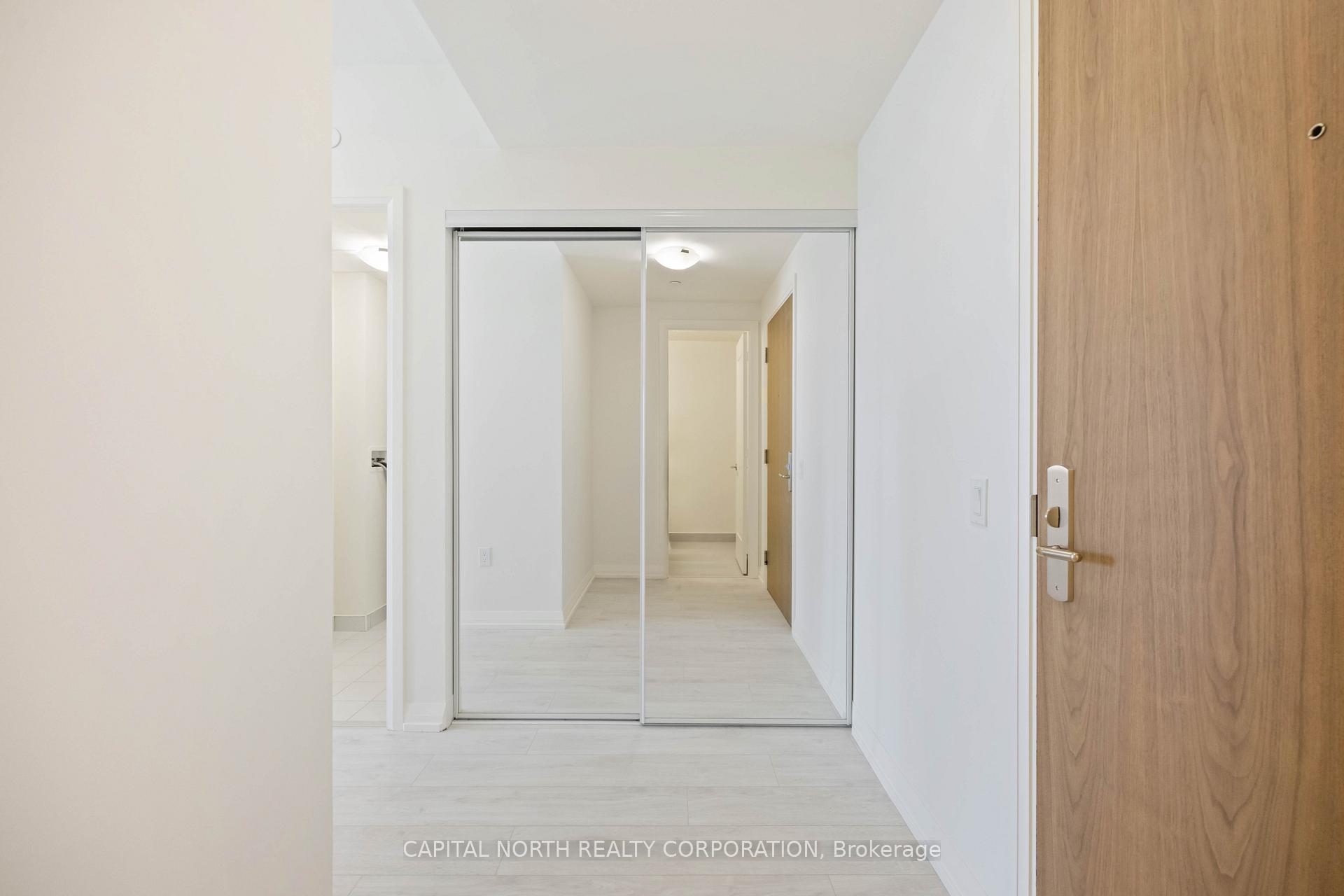 Photo 4 of Unit 508, 27 Korda Gate, Vaughan, Vellore Village — HOMEH
