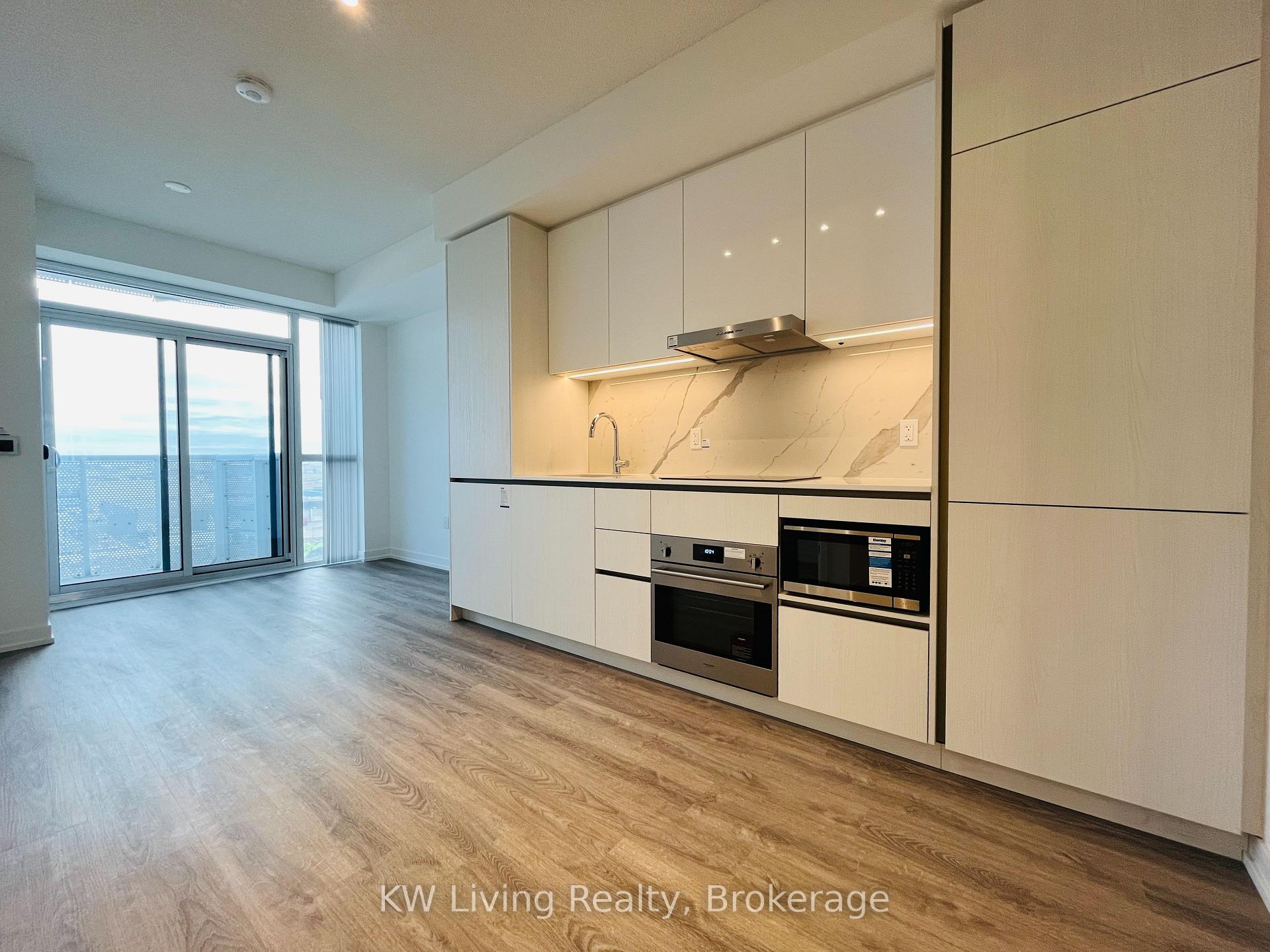 Photo 5 of Unit 808, 8 Interchange Way, Vaughan, Vaughan Corporate Centre — HOMEH