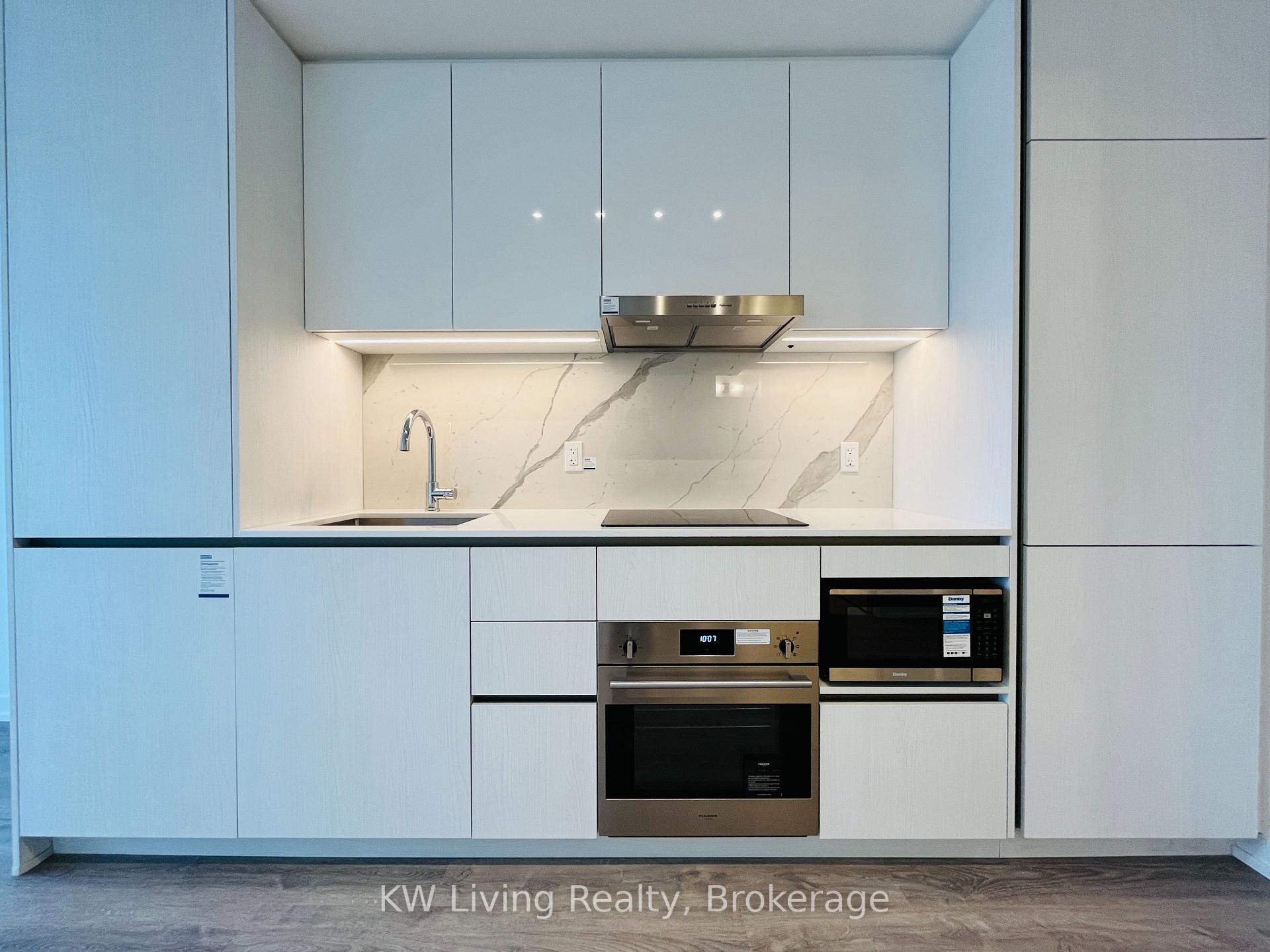 Photo 7 of Unit 808, 8 Interchange Way, Vaughan, Vaughan Corporate Centre — HOMEH