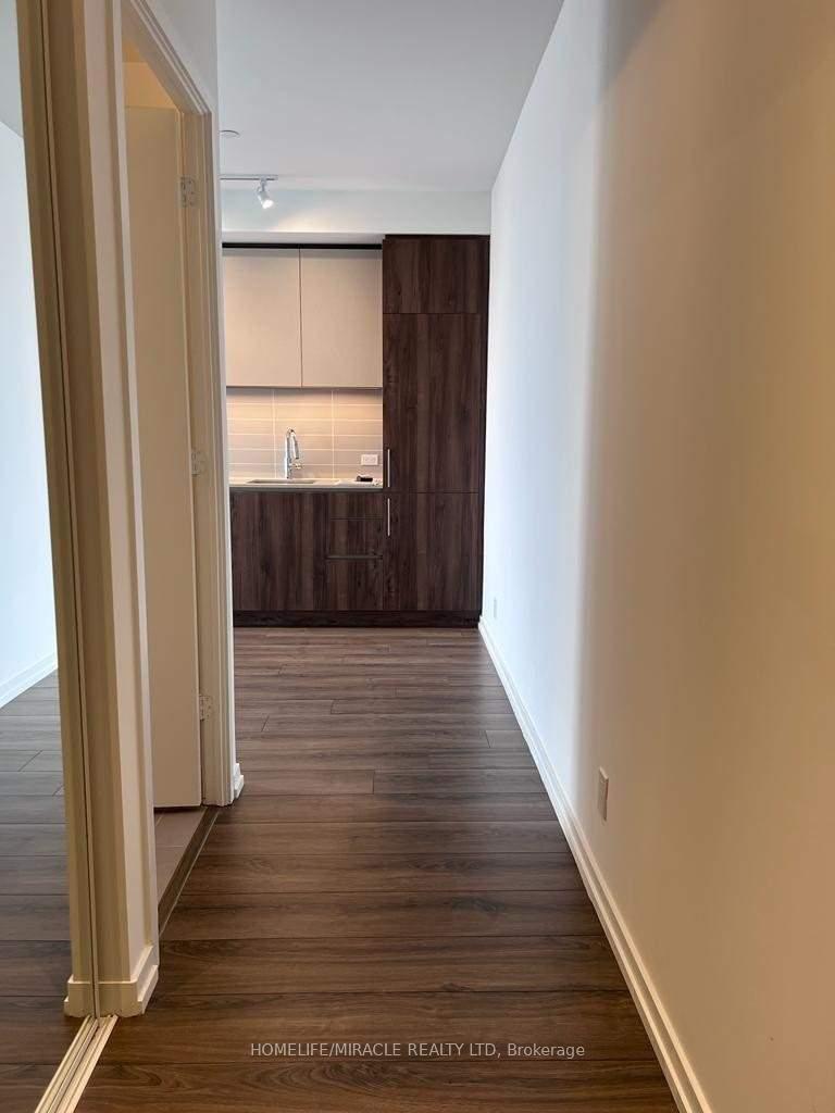 Photo 2 of Unit 519, 1000 Portage Parkway, Vaughan, Vaughan Corporate Centre — HOMEH